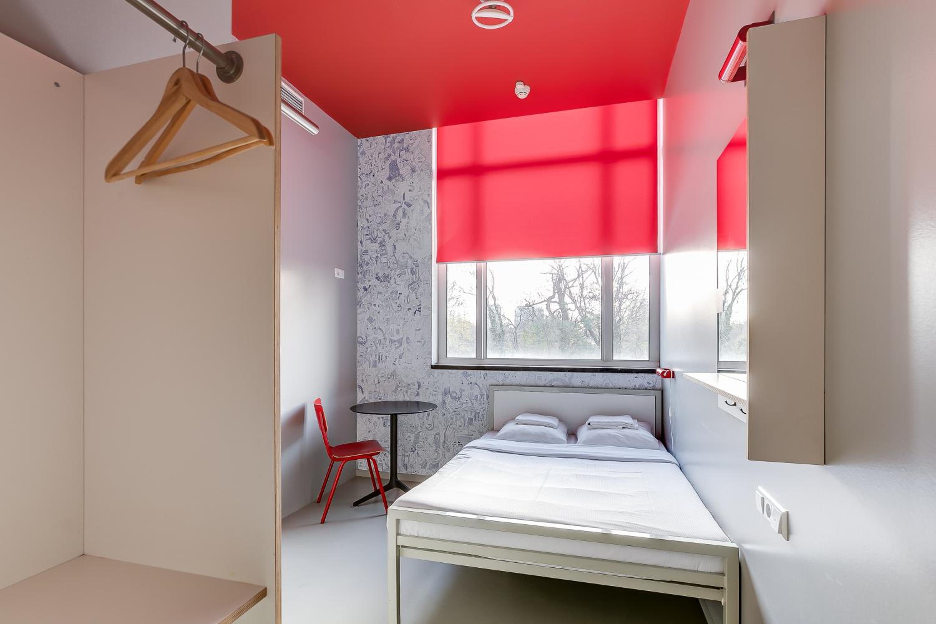 Private double room with attached bathroom photo 3