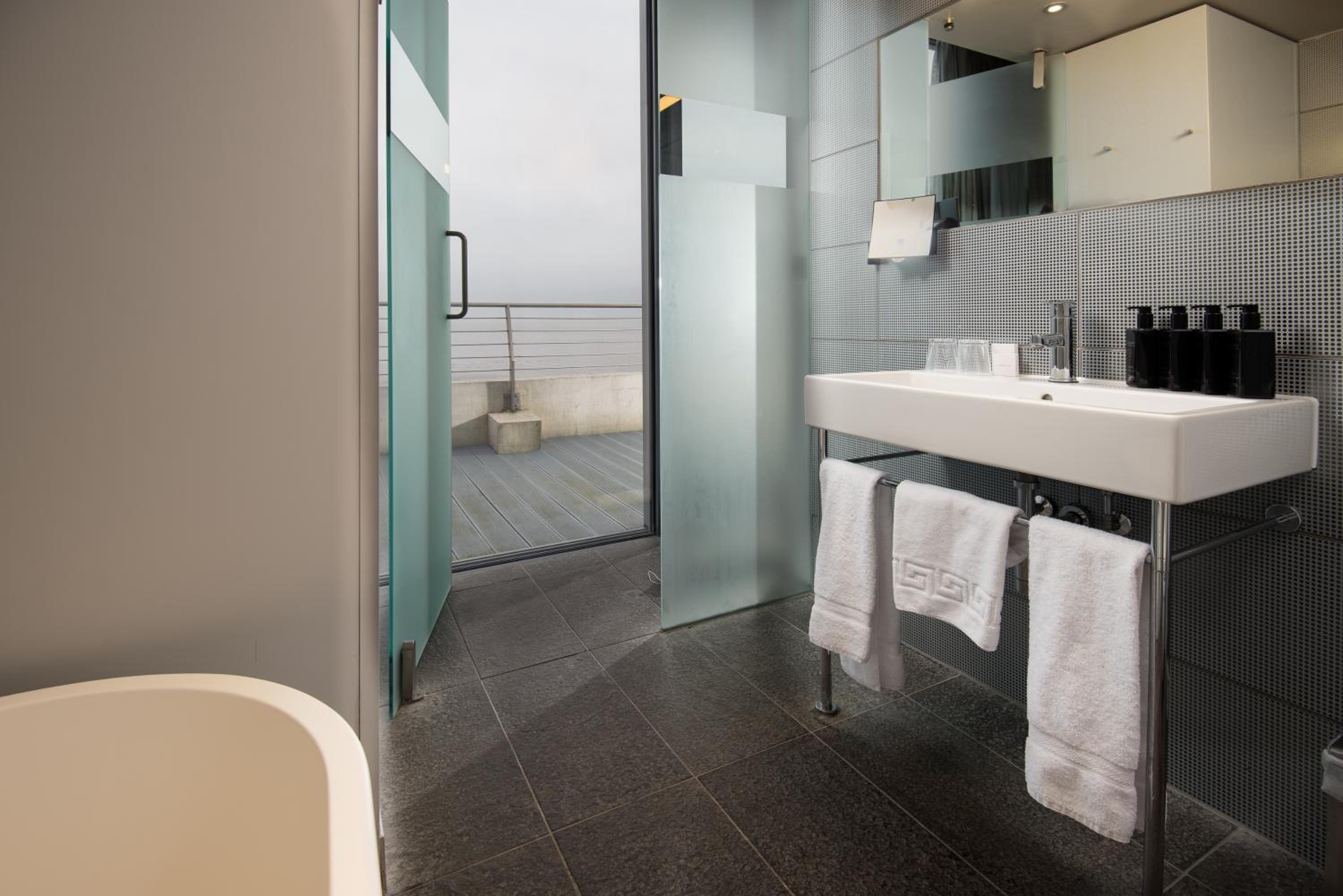 Feature Double Room with Sea View photo 2