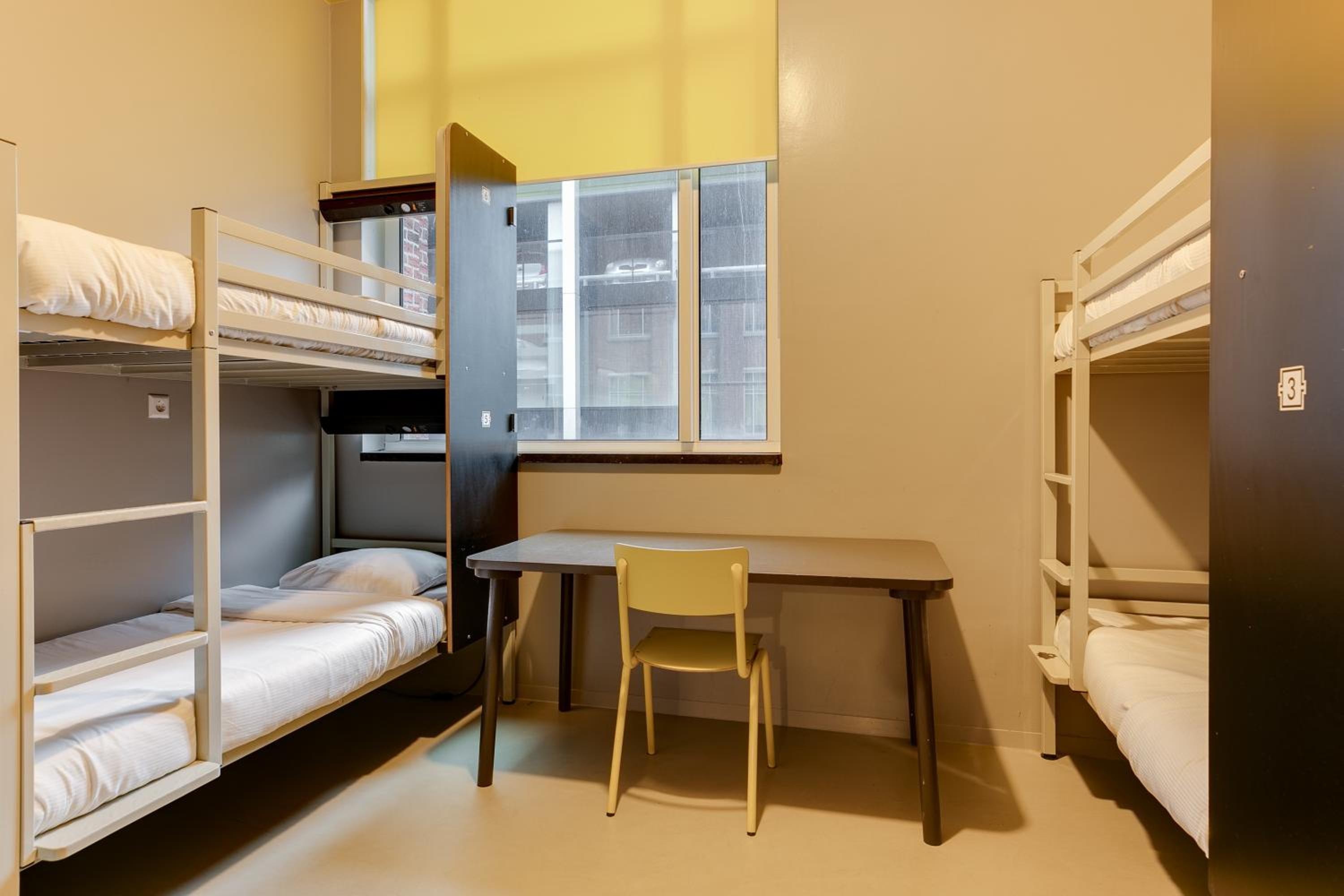Bed in 8-bed dorm photo 3