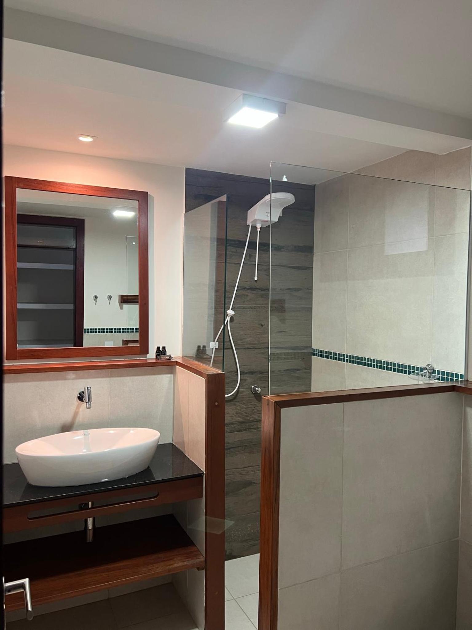 Suite with Balcony - Photo 2