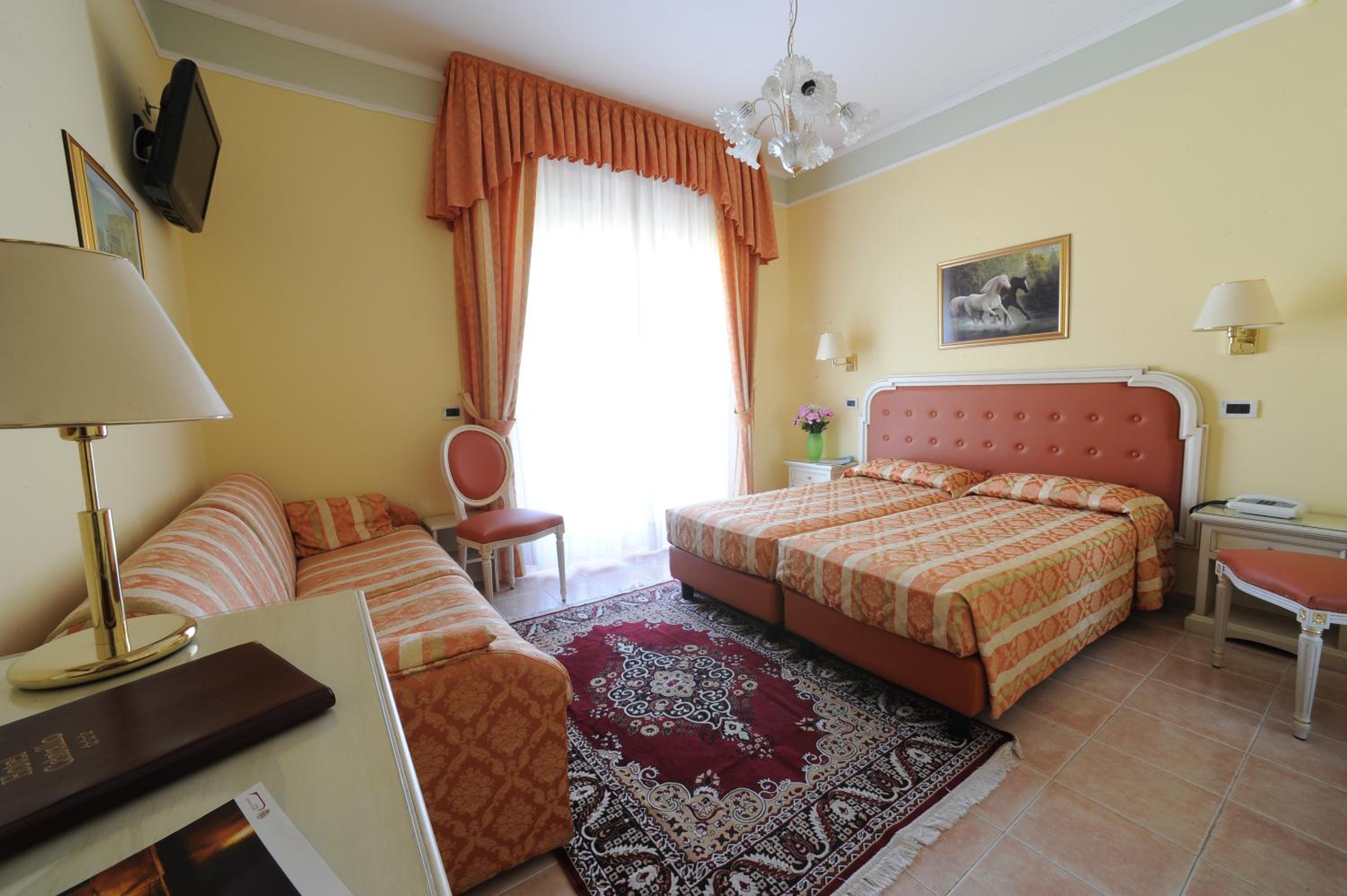 Superior Double or Twin Room with Lake View photo 1