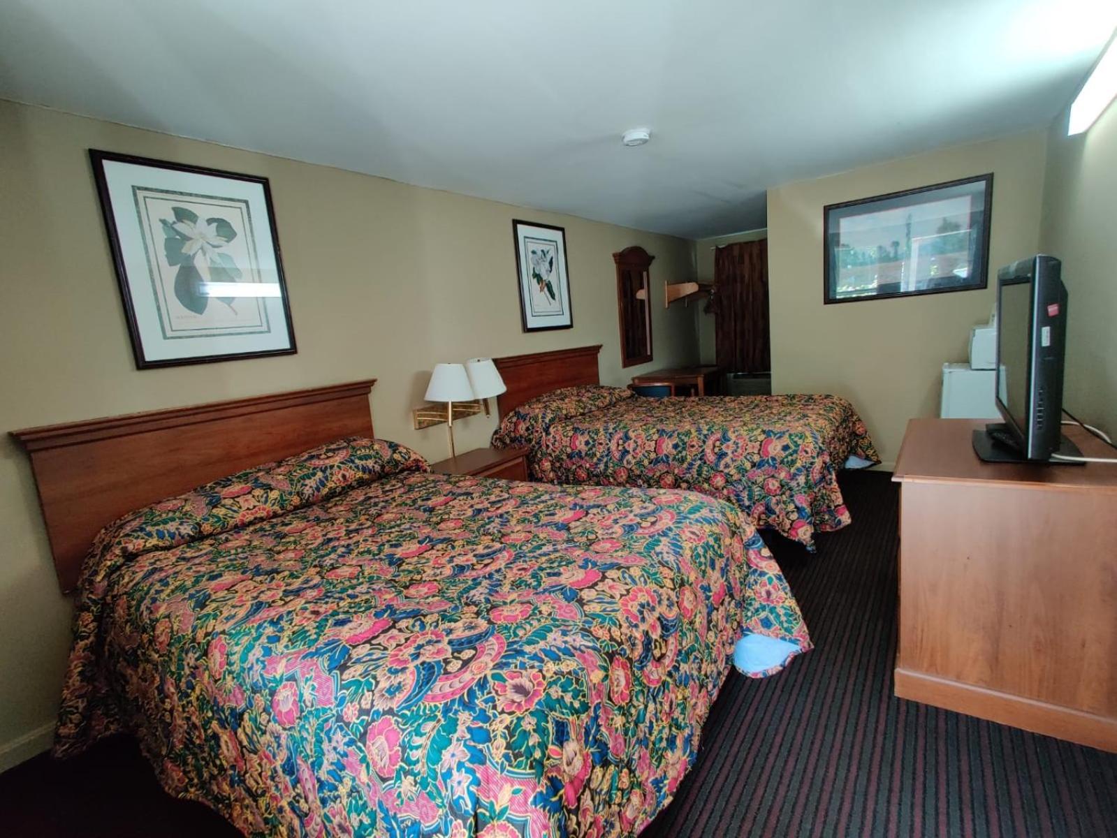 Standard Double Room - Photo 13