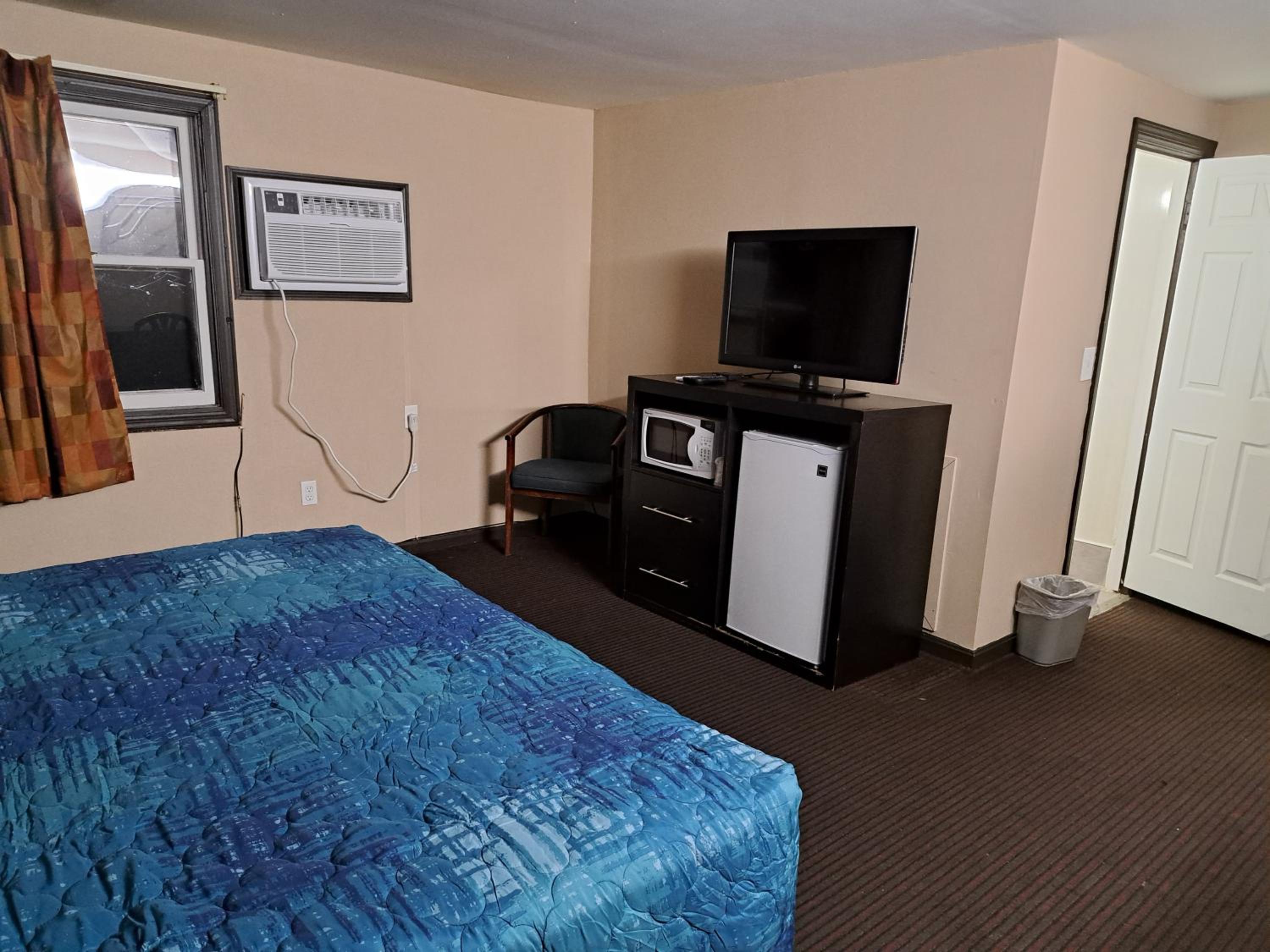 Standard King Room - Photo 6