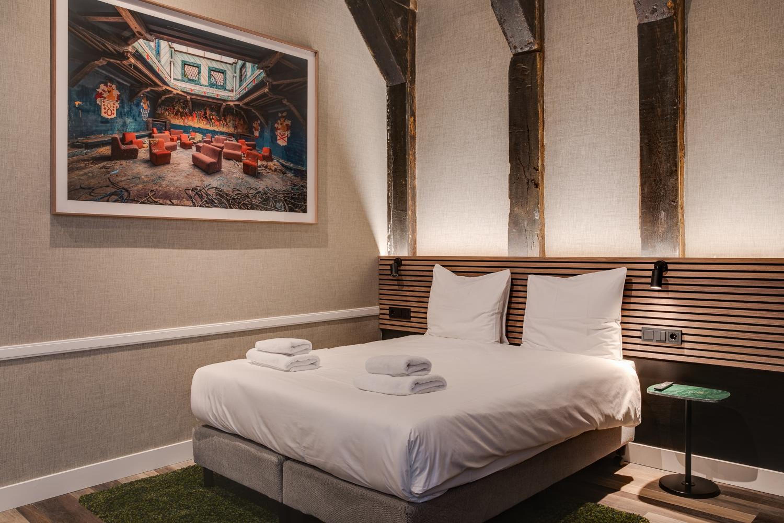 Grand Room thumbnail 6