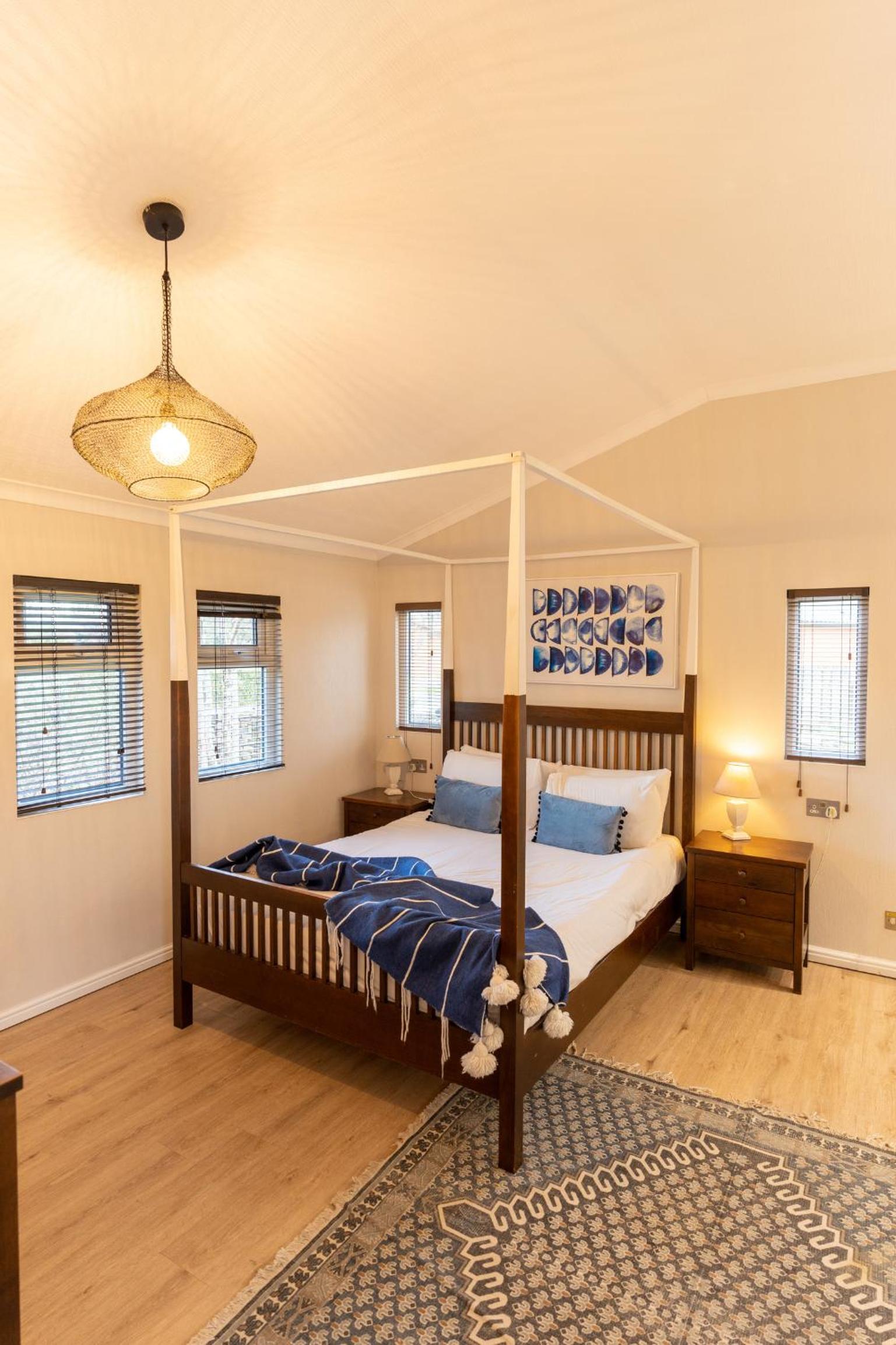 One-Bedroom House photo 1