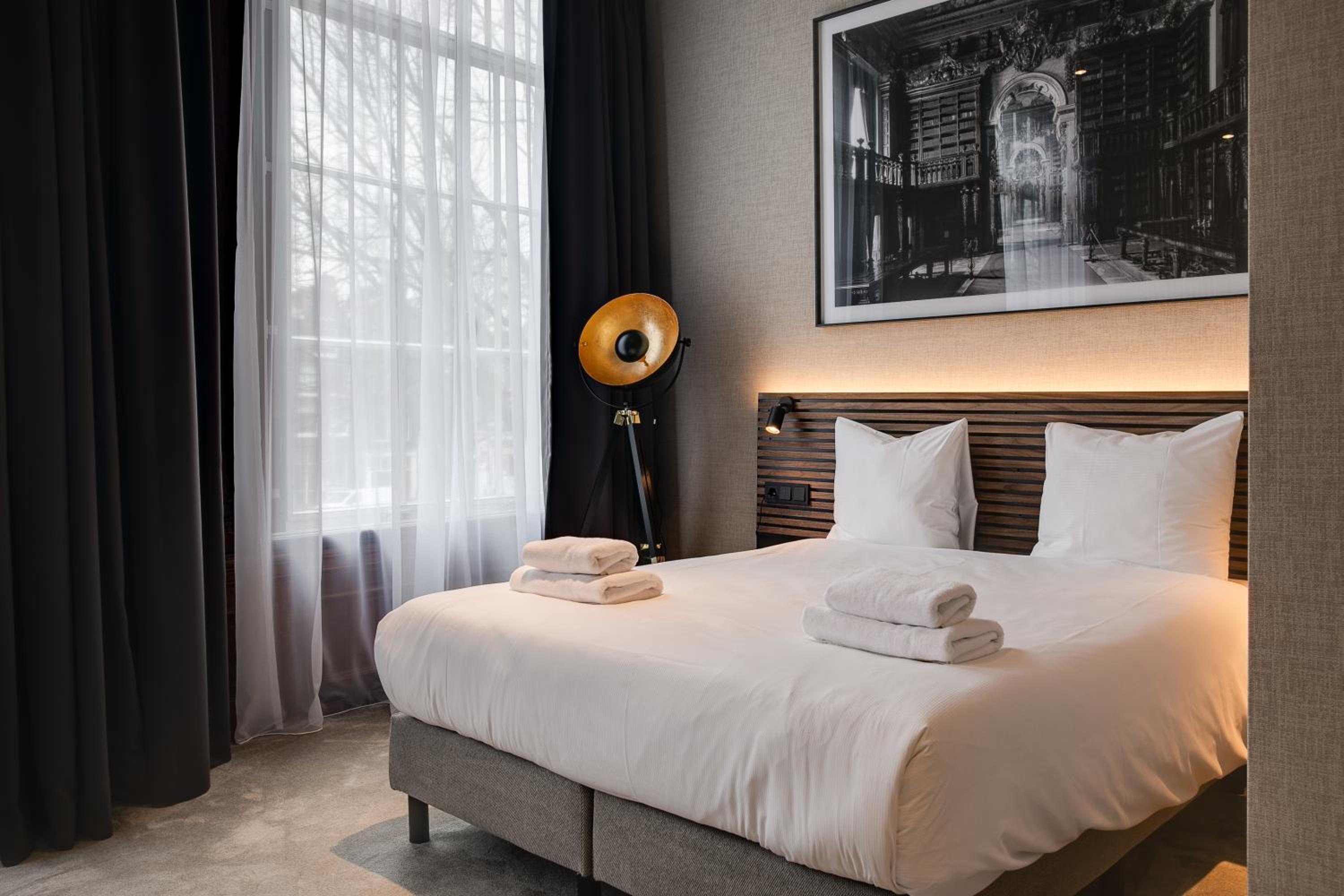 Canal View Room