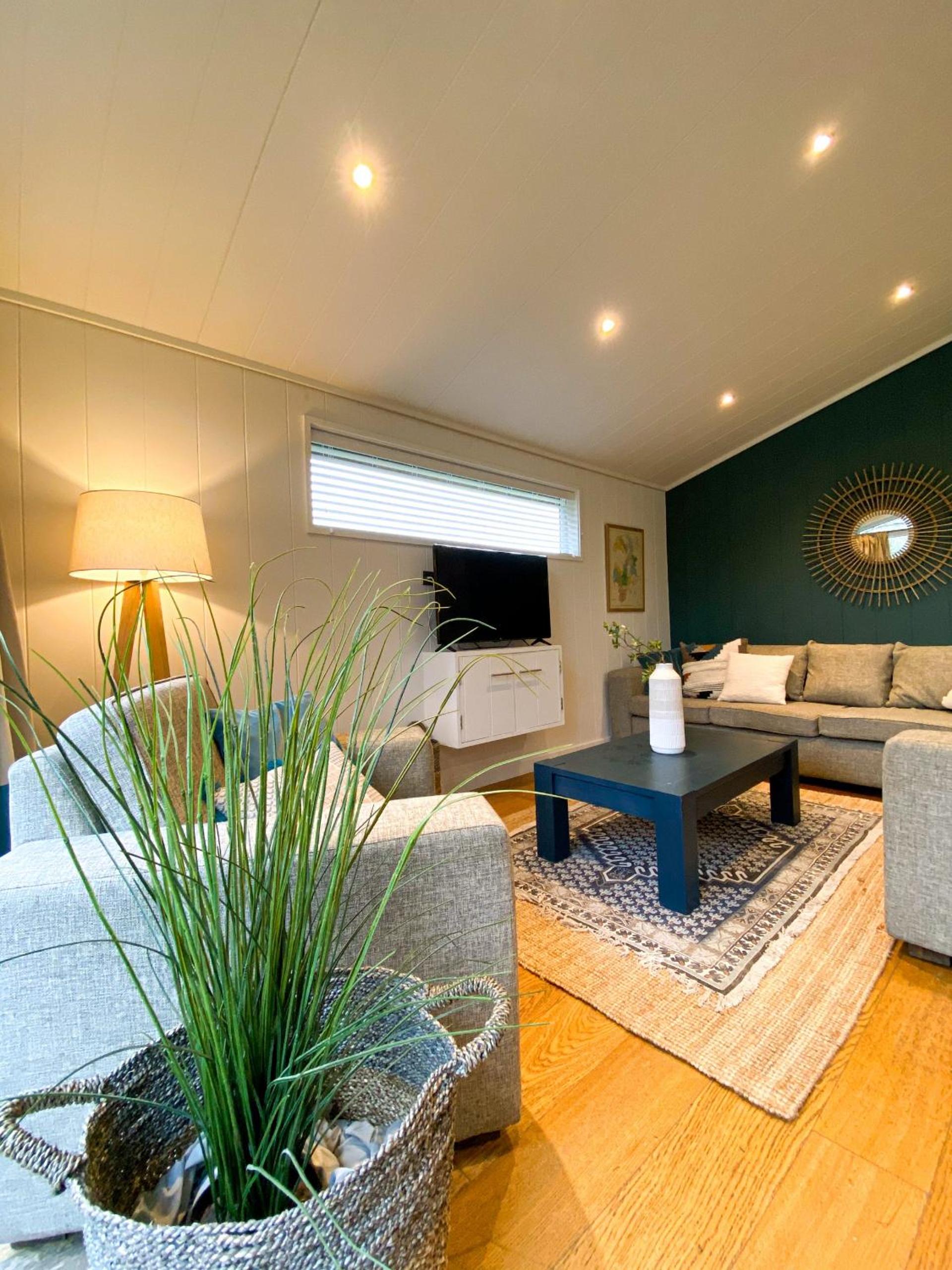 Three-Bedroom House photo 2