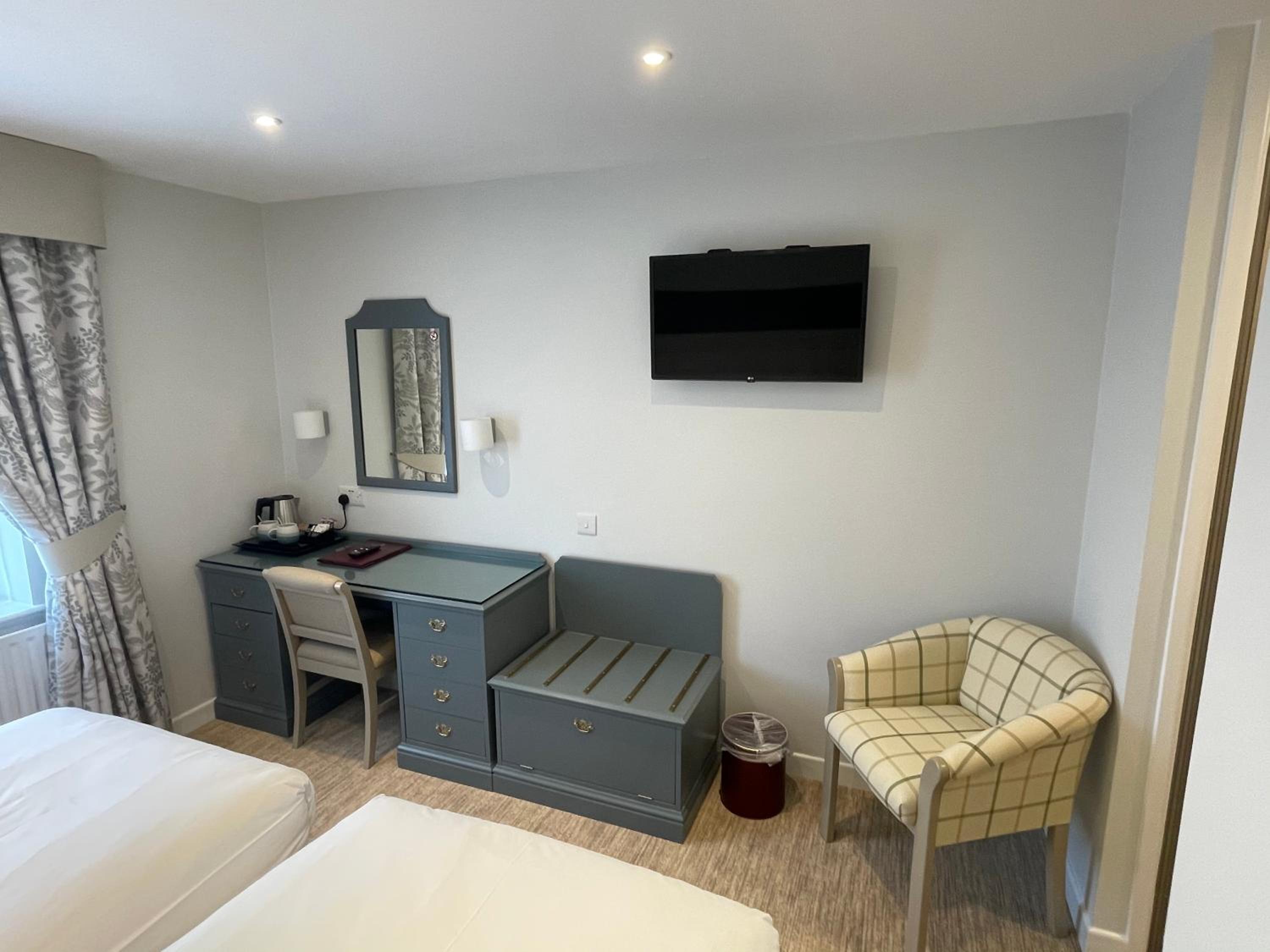 Deluxe Twin Room - Photo 8