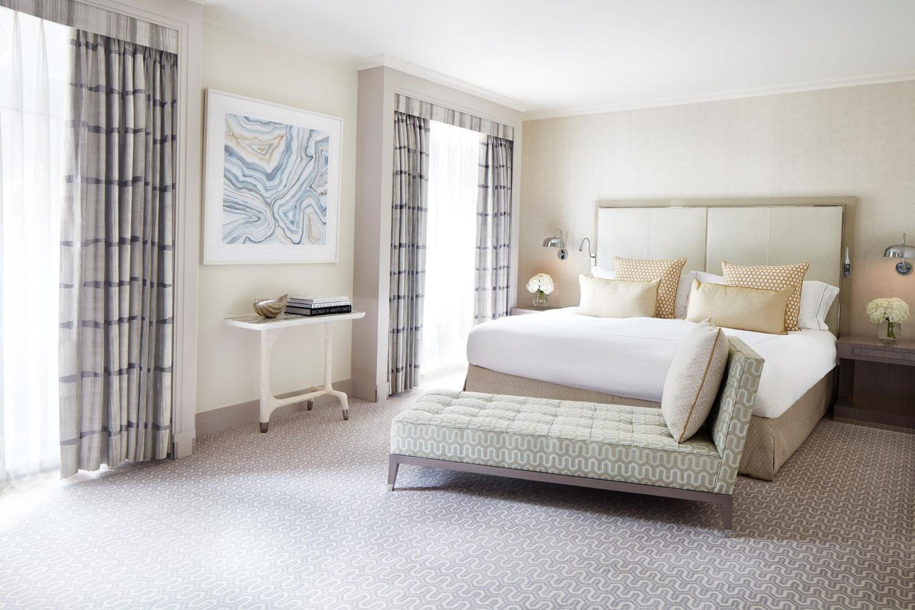 Deluxe Junior Suite photo 3
