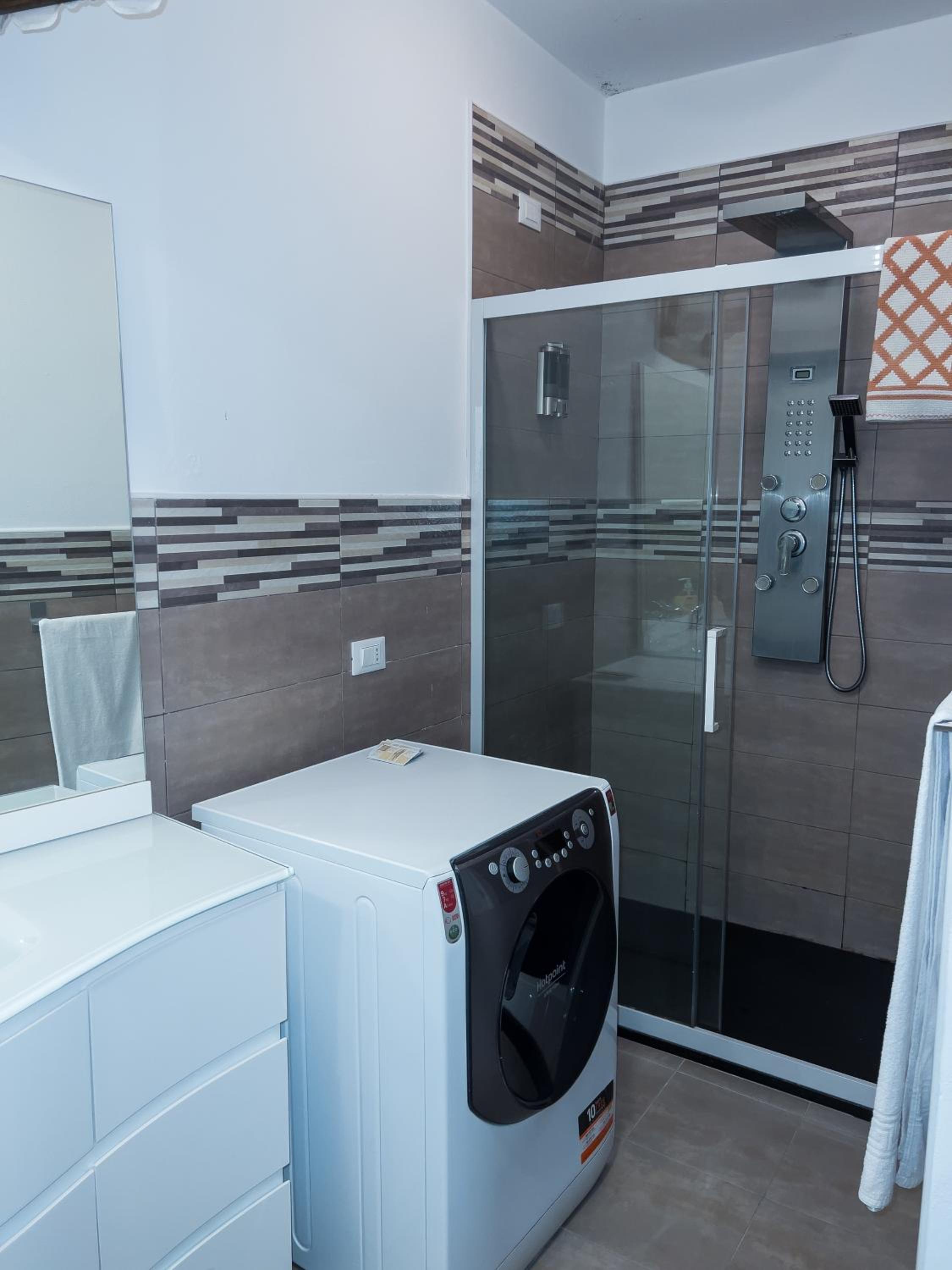Apartment - Ground Floor - Photo 2