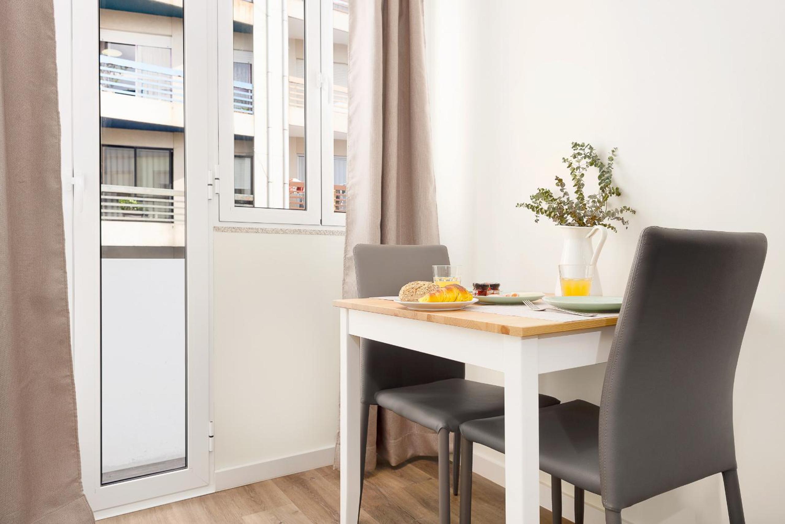 One-Bedroom Apartment - Photo 4