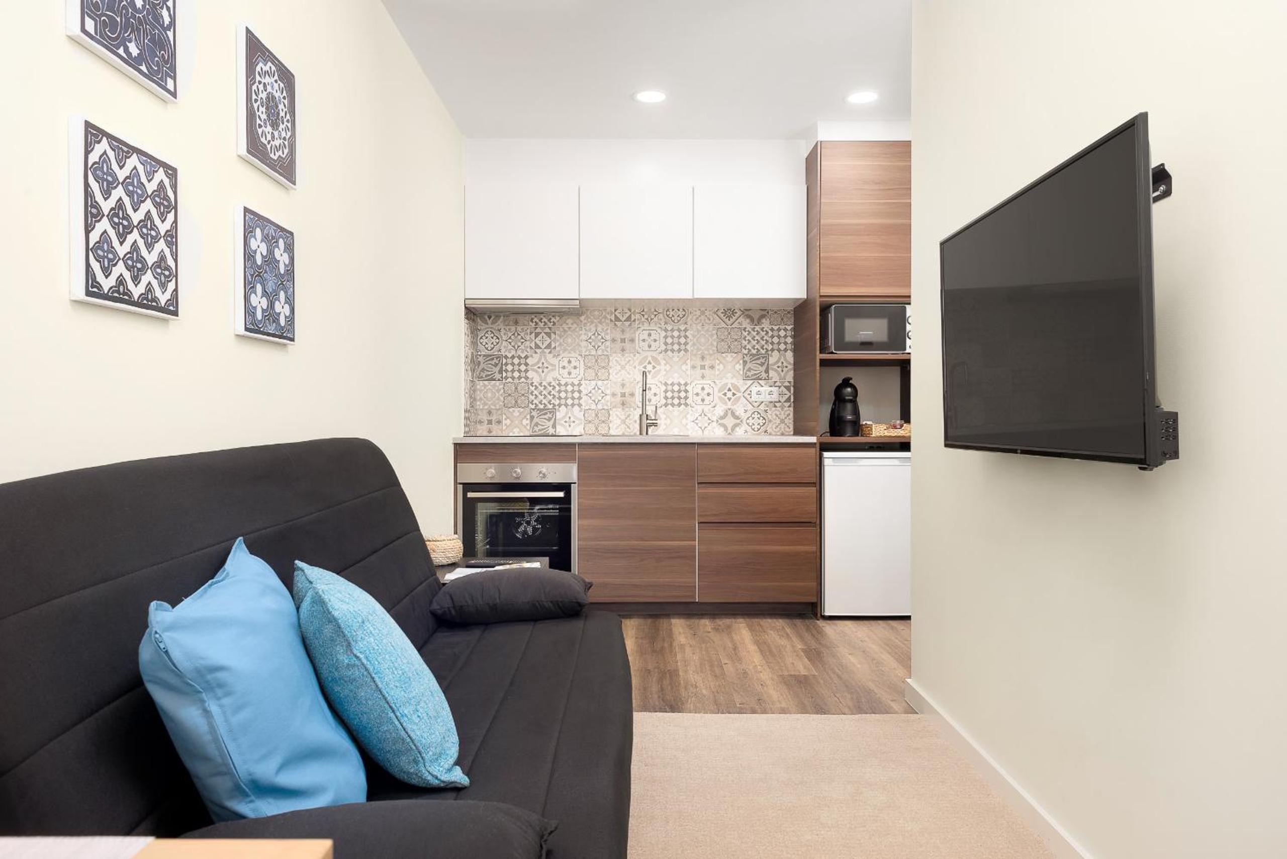 One-Bedroom Apartment - Photo 8
