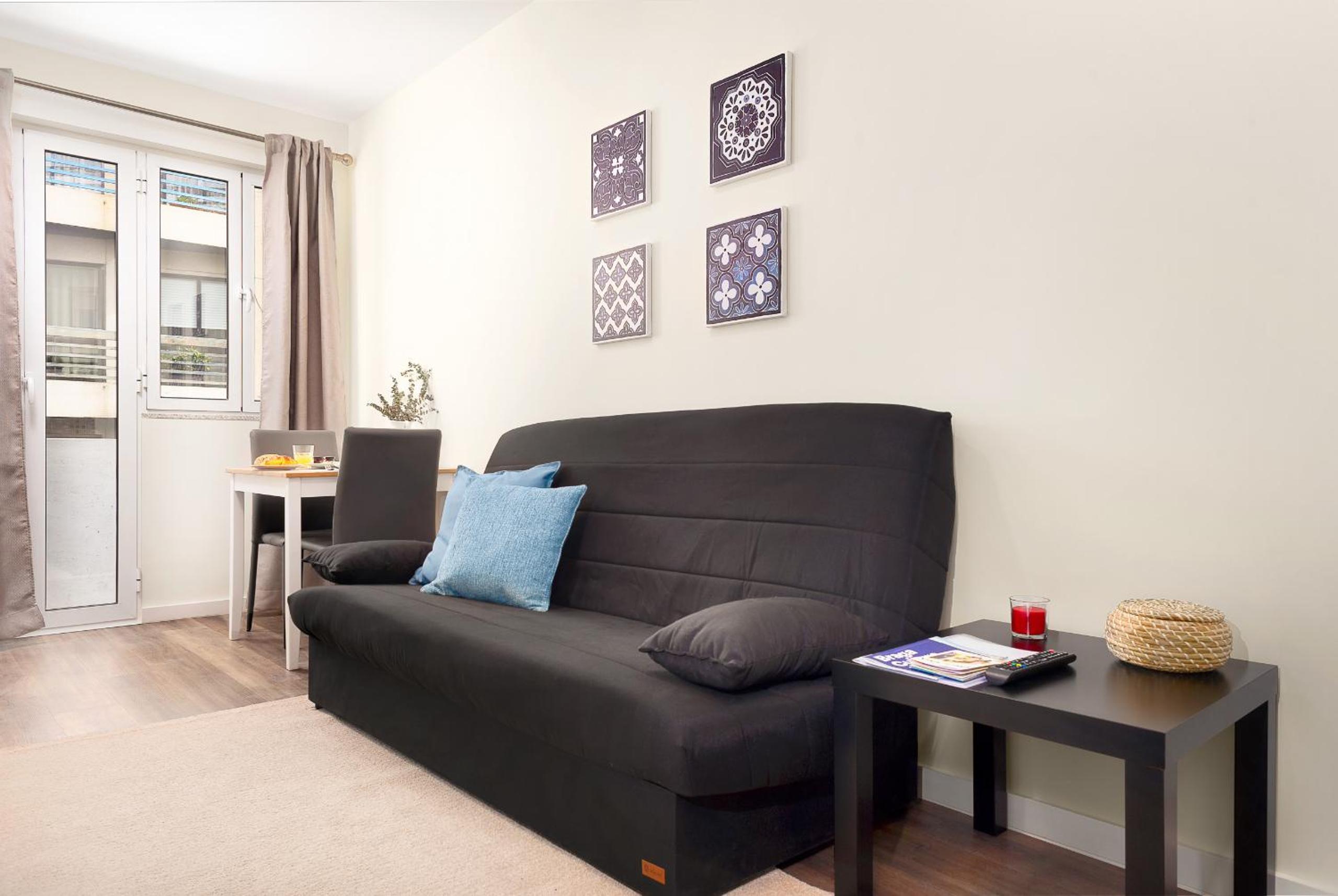 One-Bedroom Apartment - Photo 10