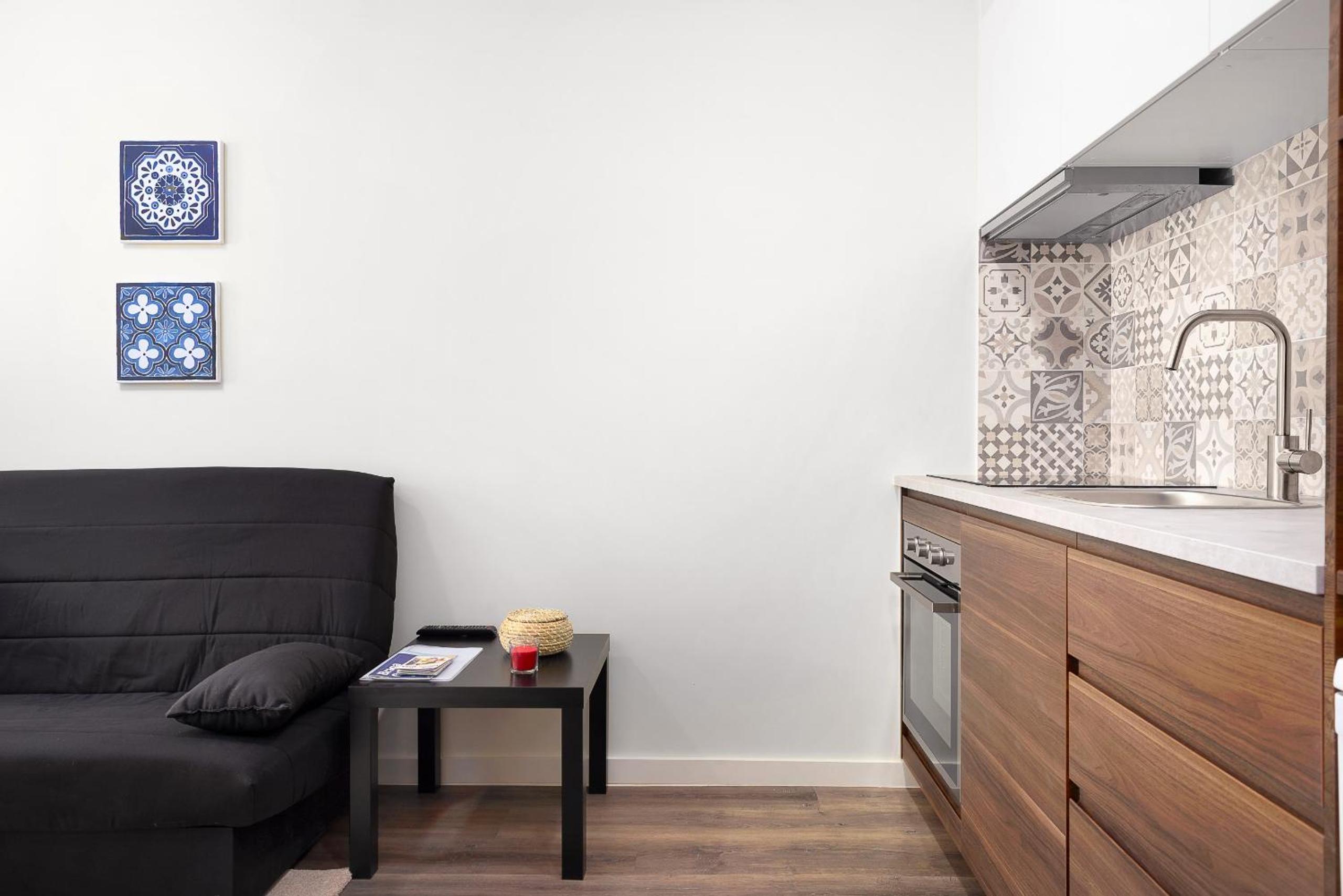 One-Bedroom Apartment - Photo 12