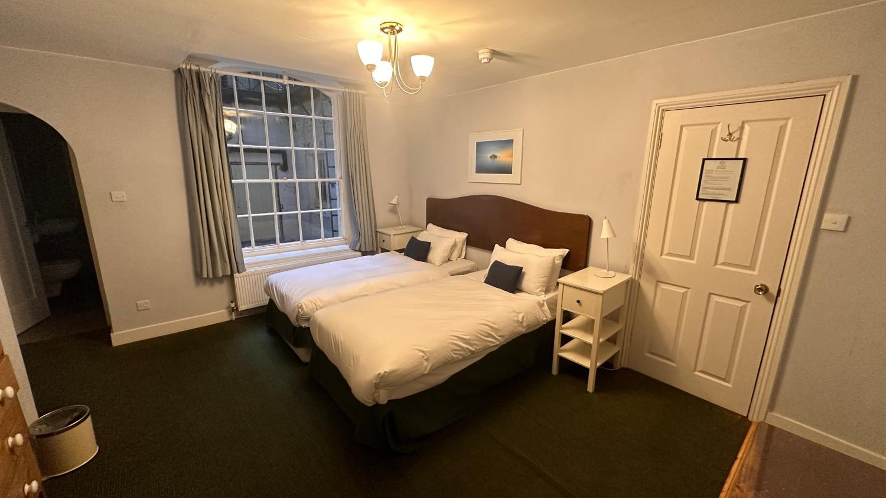 Twin Room With Bath photo 1