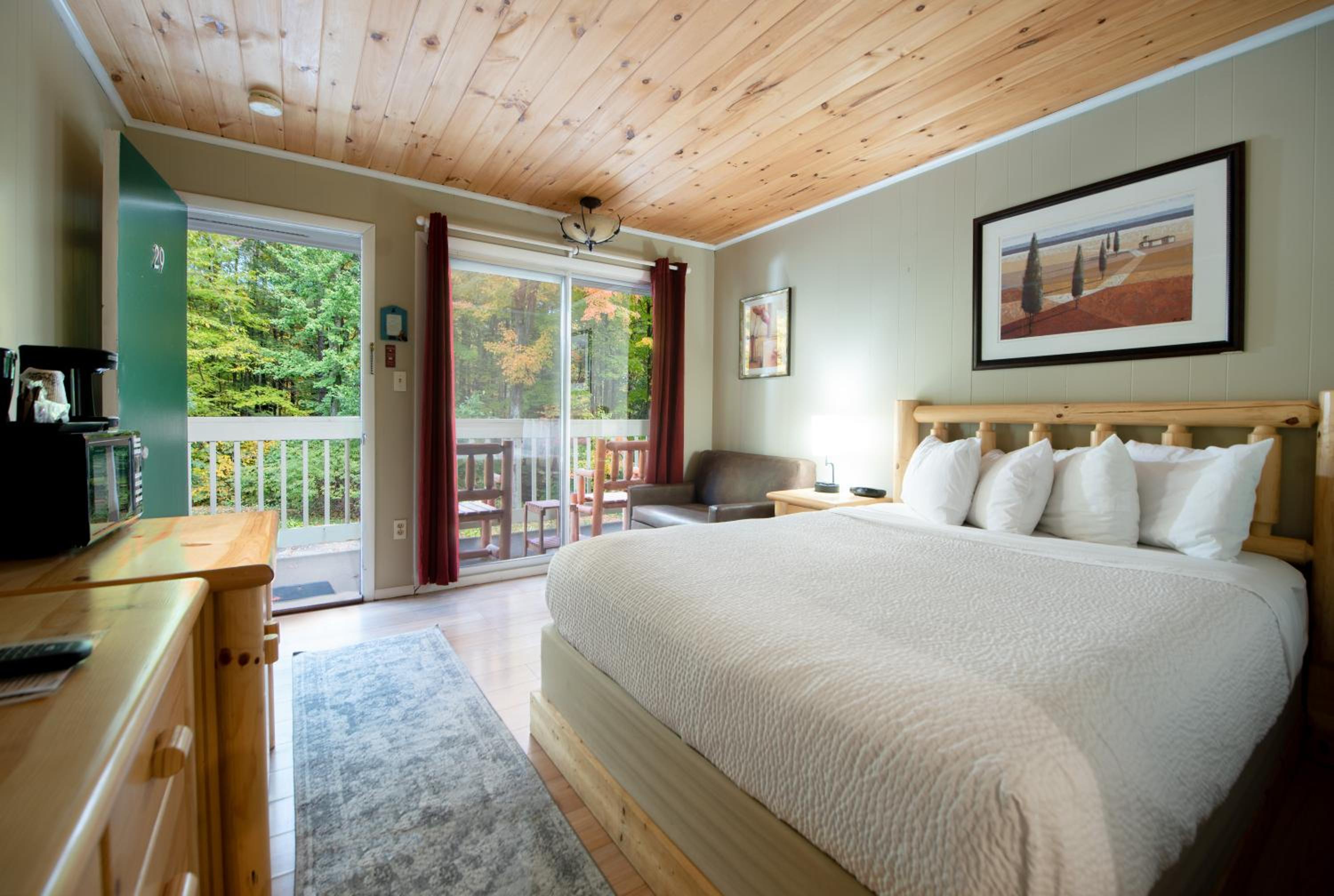 Standard Queen Room