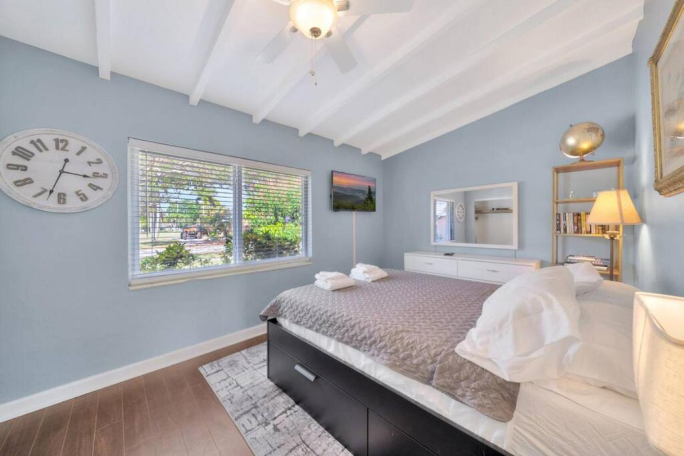 Three-Bedroom House photo 1