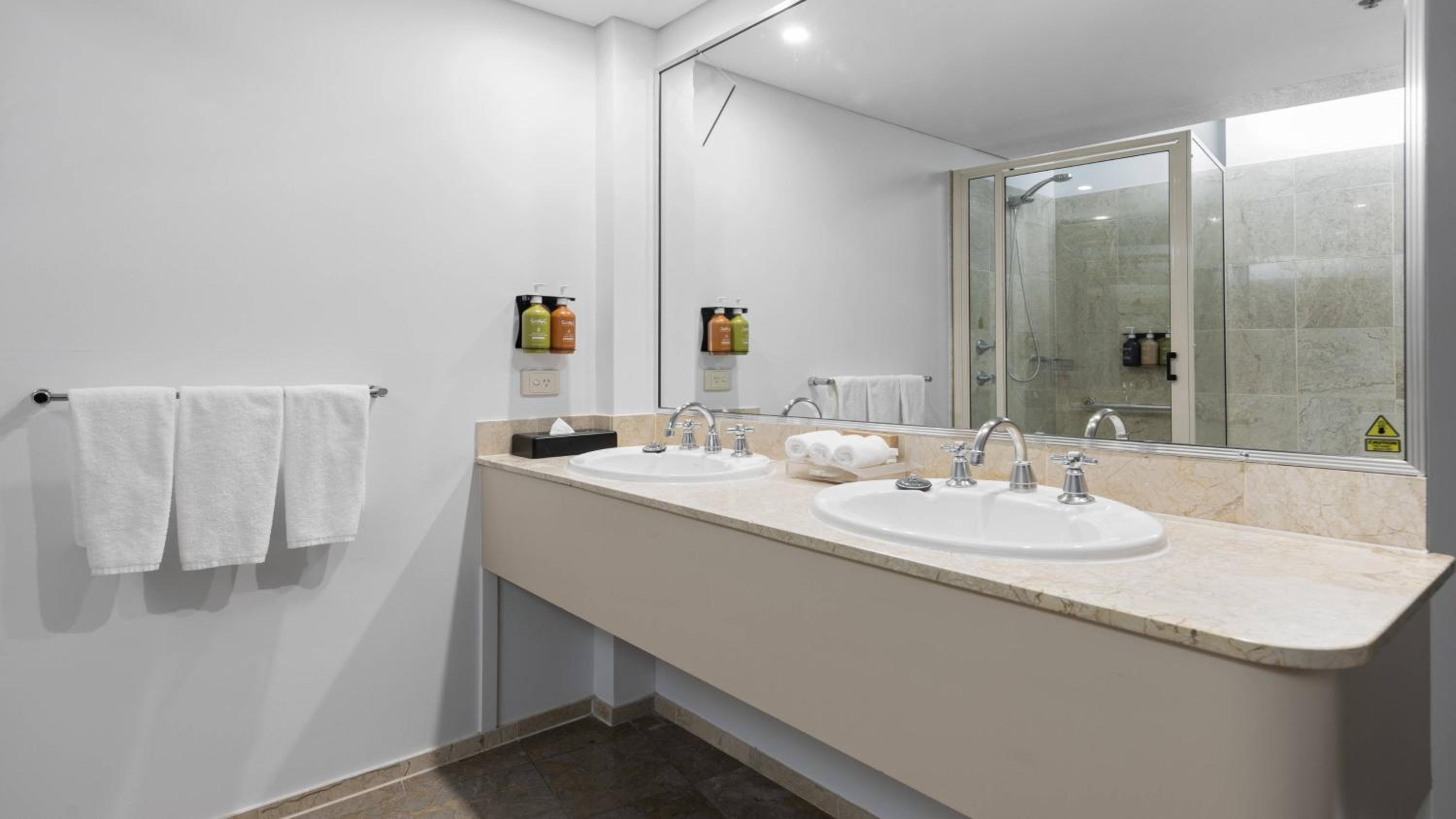 One-Bedroom King Suite