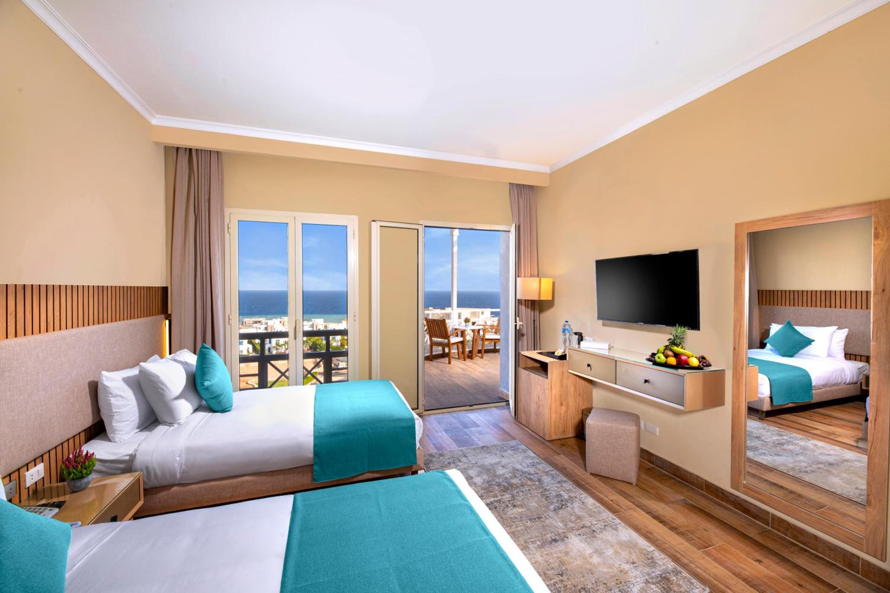 Deluxe Double Room with Sea View - Photo 1