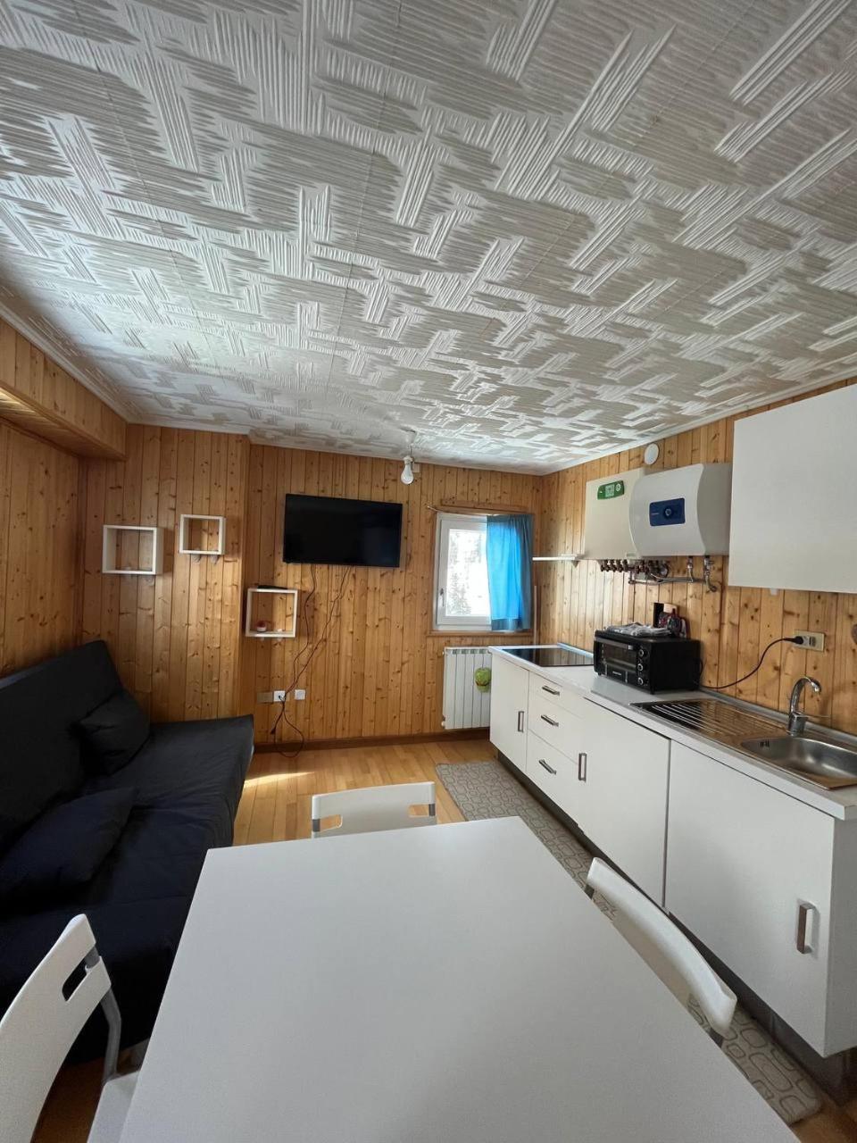 Studio Apartment photo 3