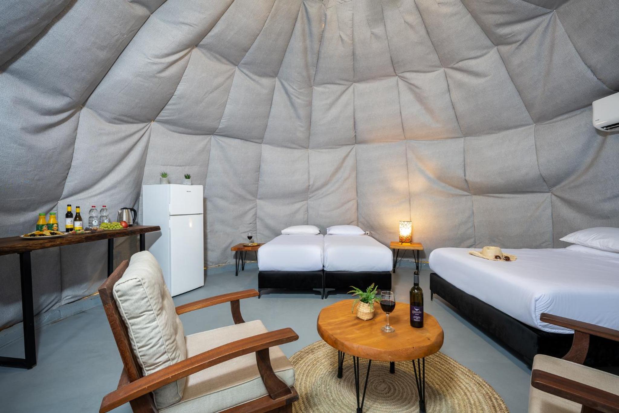 Deluxe Family Tent  - Photo 3