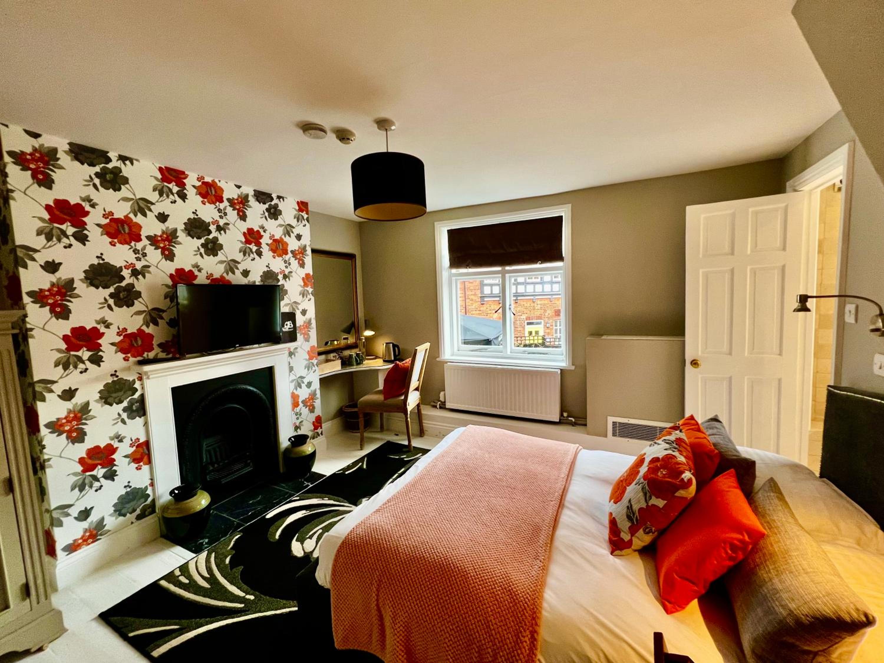 Standard Double Room - Photo 12