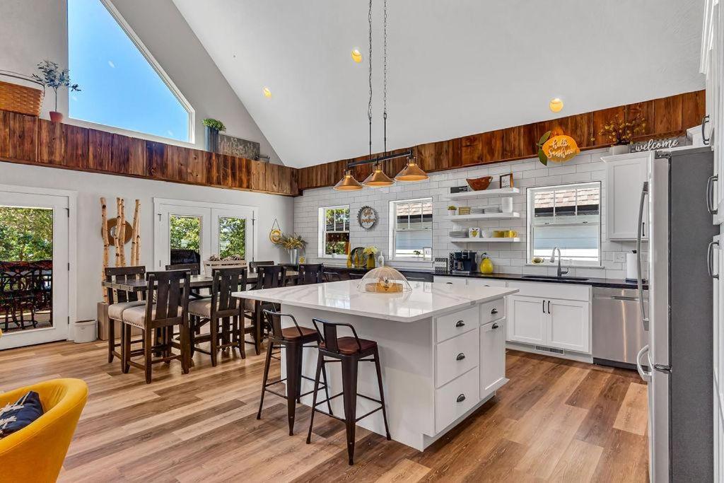 Four-Bedroom Vacation Home photo 2