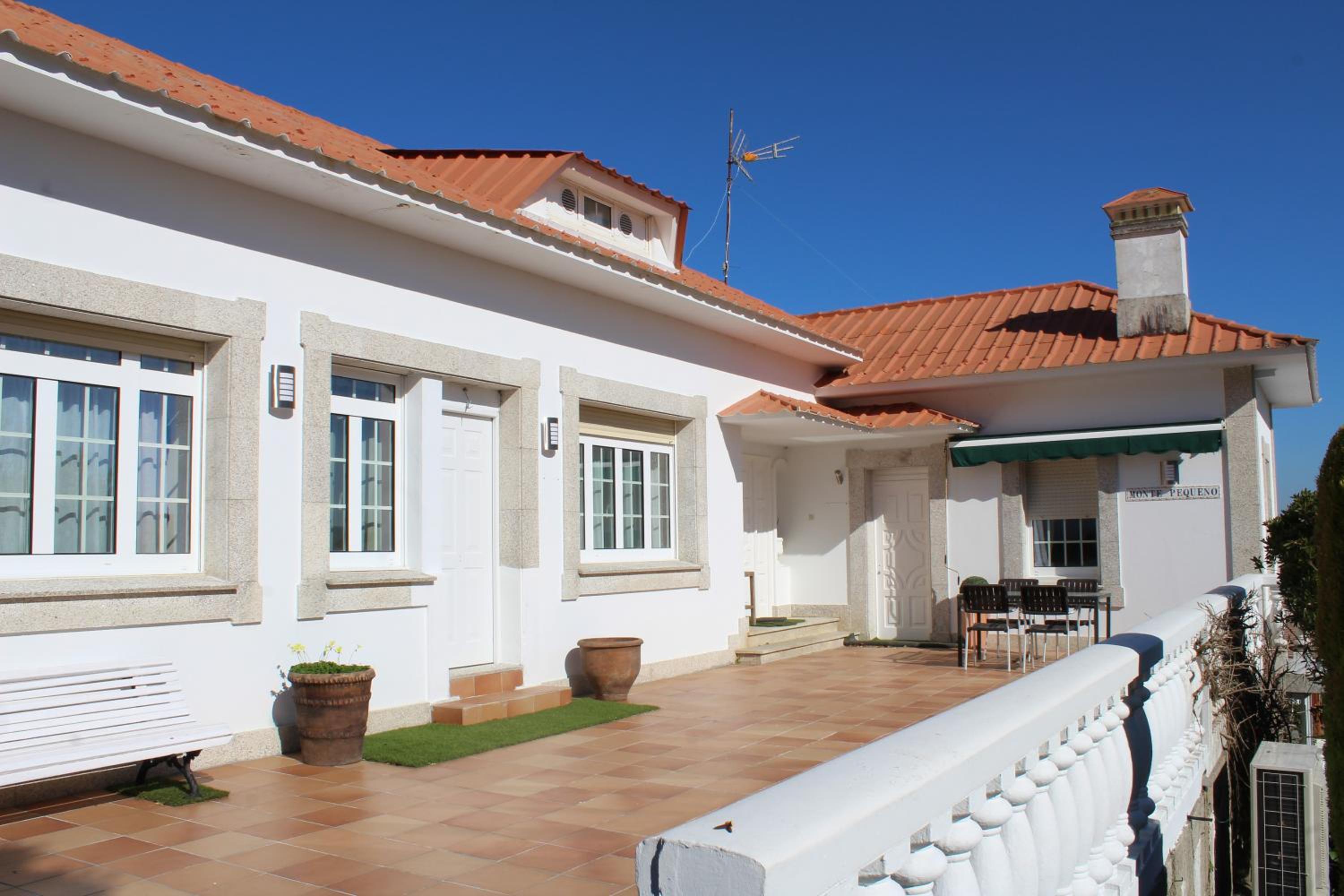 Deluxe Double Room with Balcony and Sea View photo 2