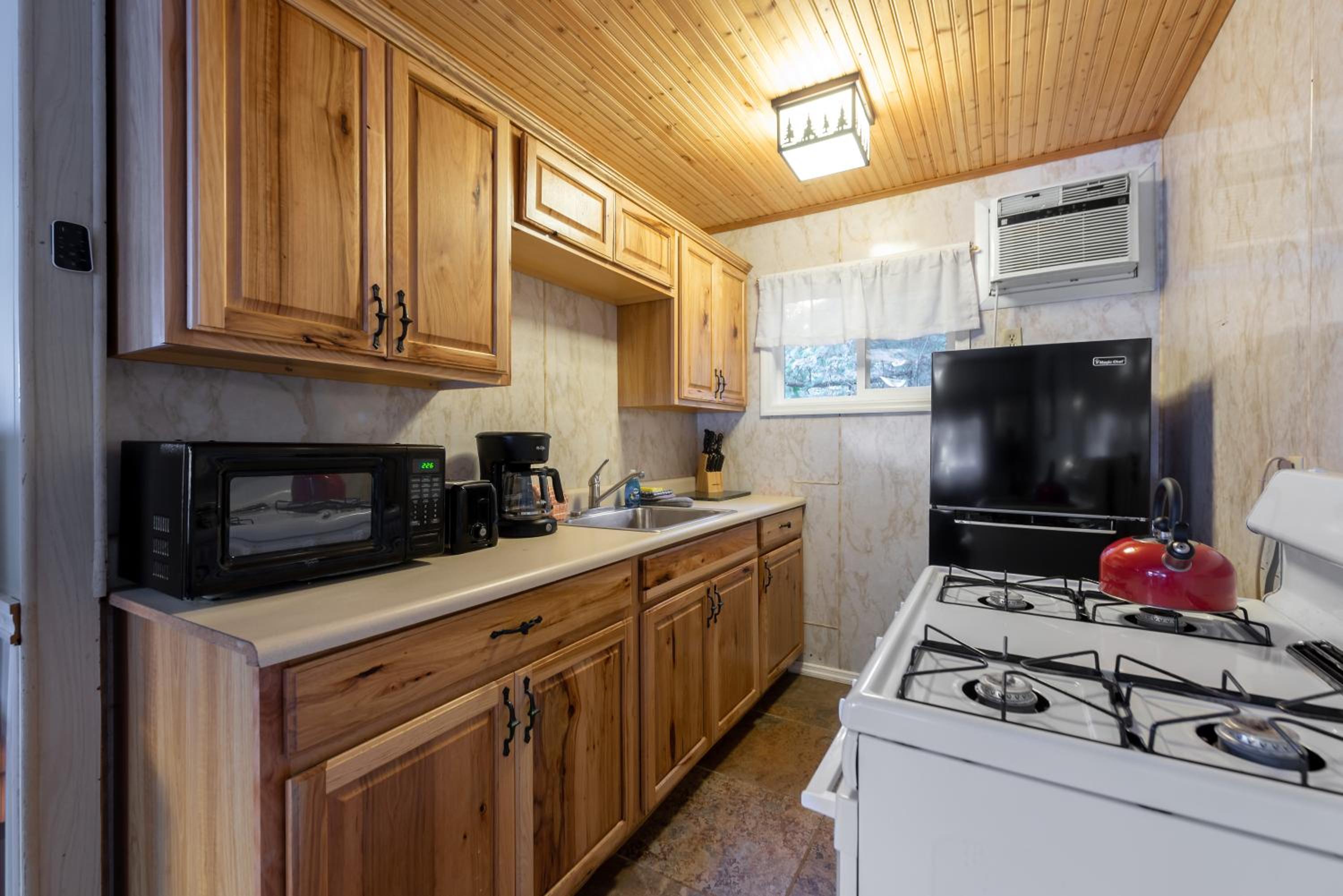 Premier Two-Bedroom Suite with Kitchen photo 3