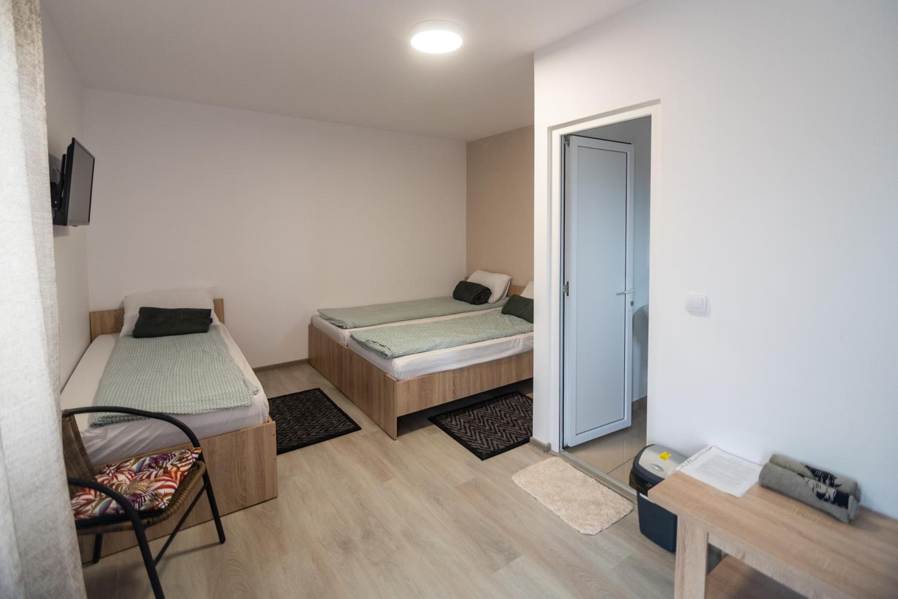 Basic Triple Room photo 1