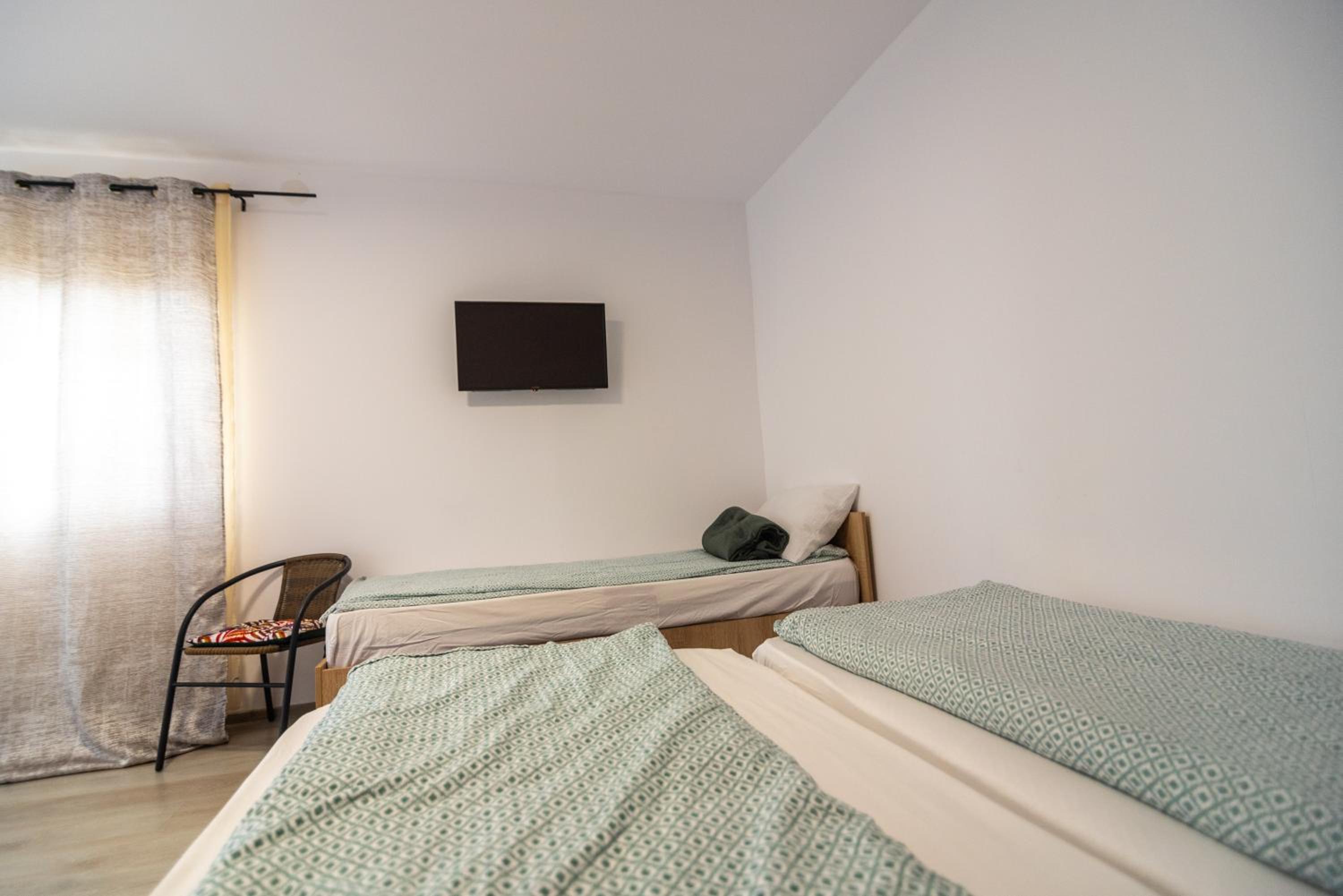 Basic Triple Room photo 2