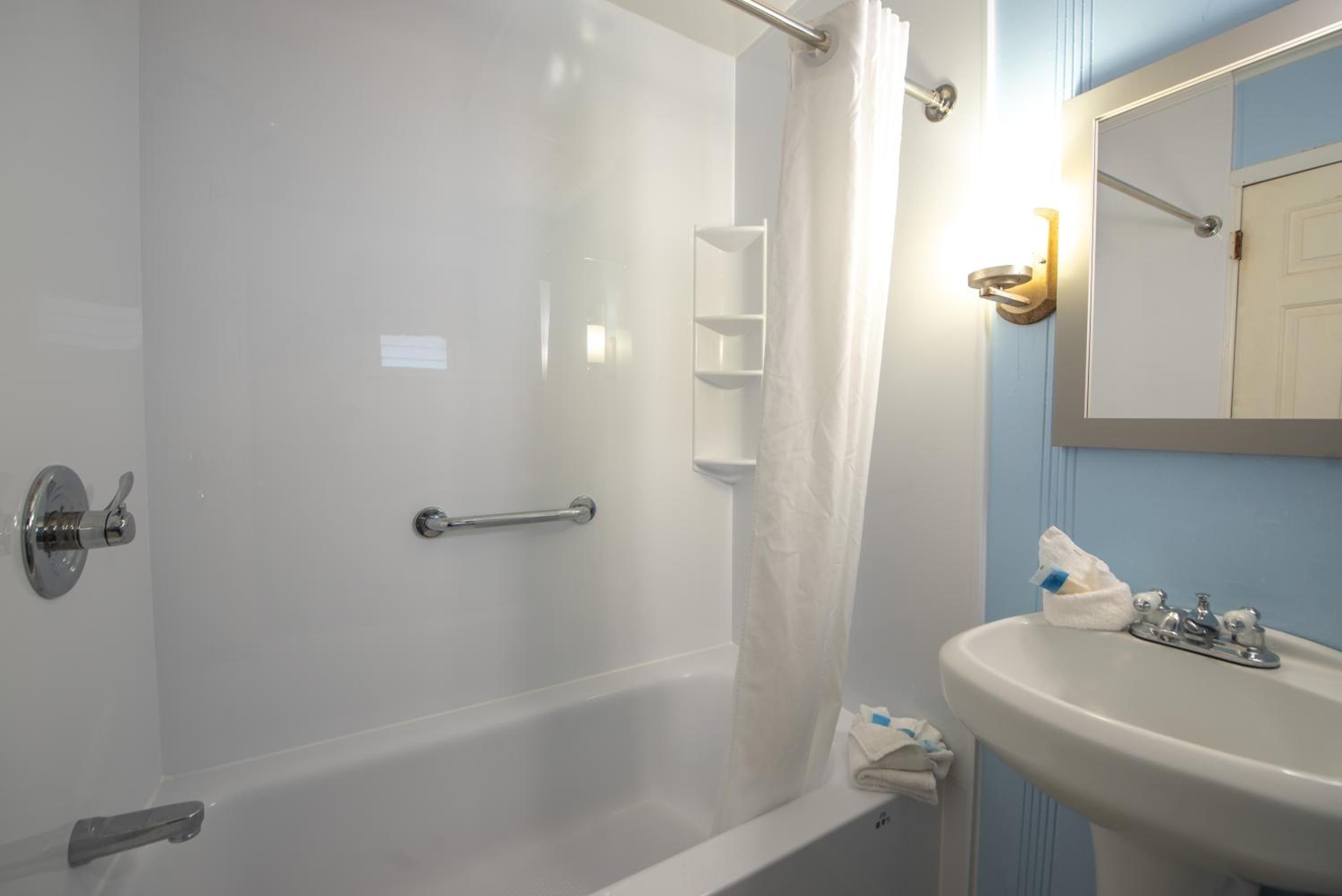 	Deluxe Two Bedroom Suite with Private Deck photo 3