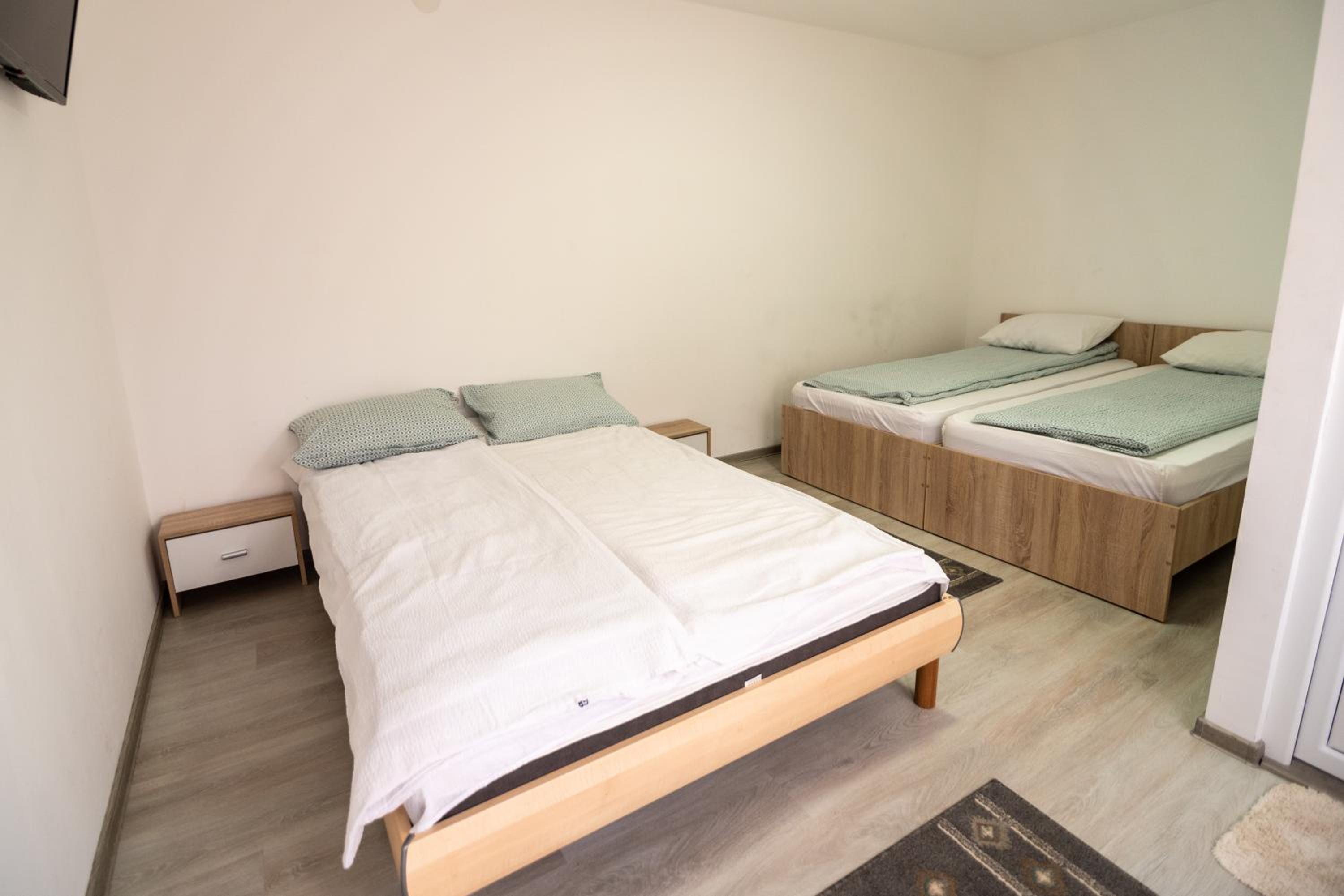 Economy Quadruple Room photo 1