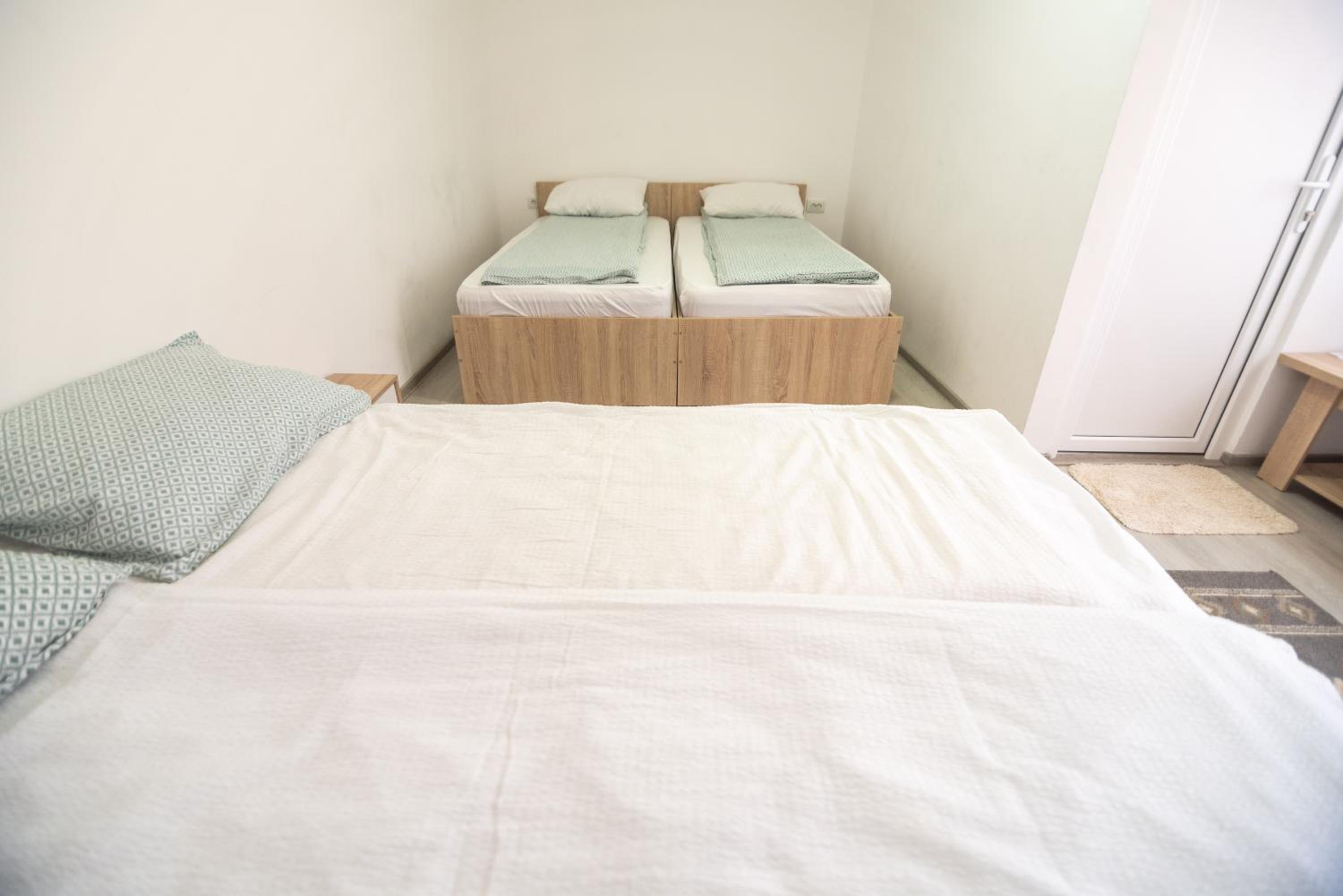 Economy Quadruple Room photo 3