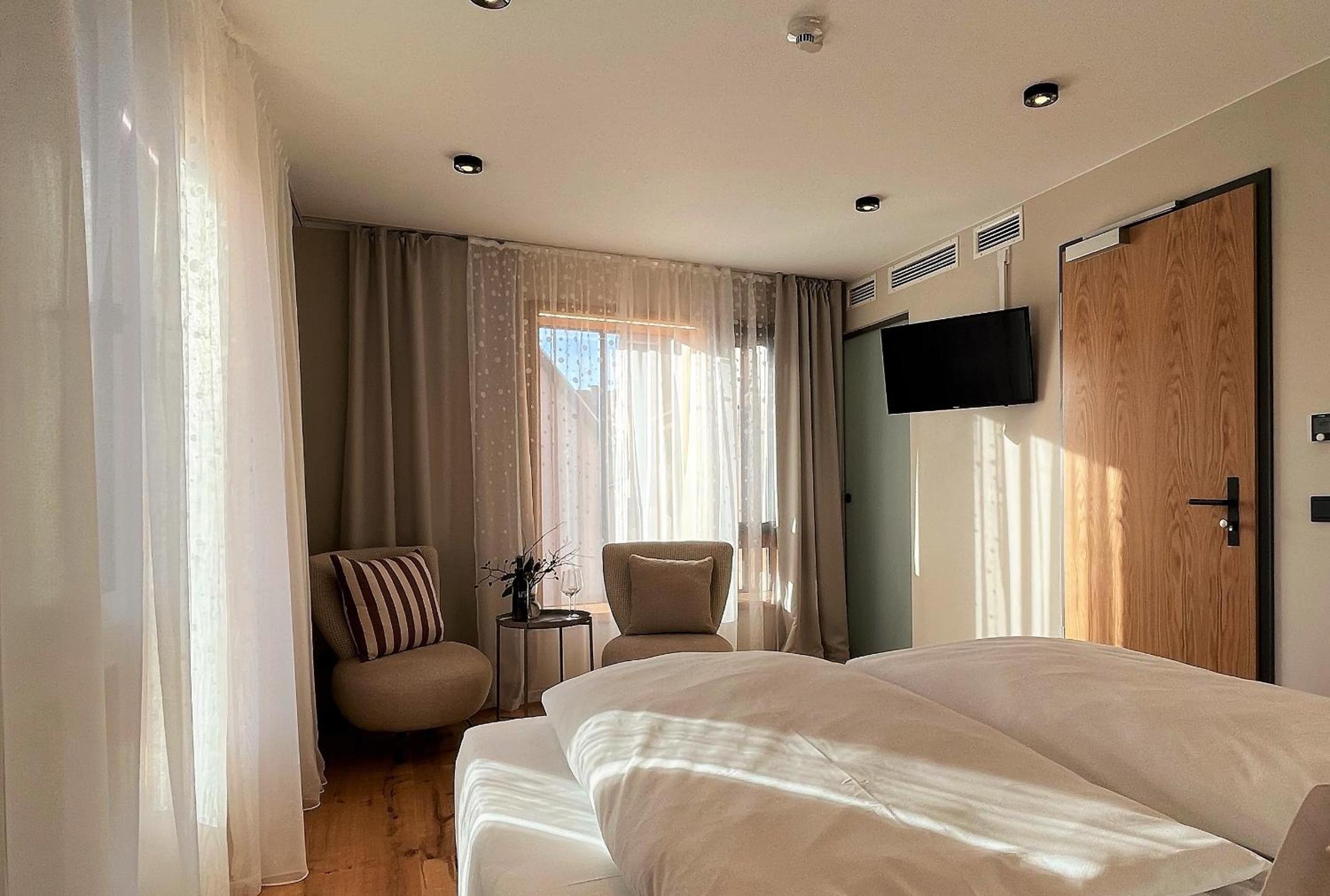 Deluxe Double Room photo 3