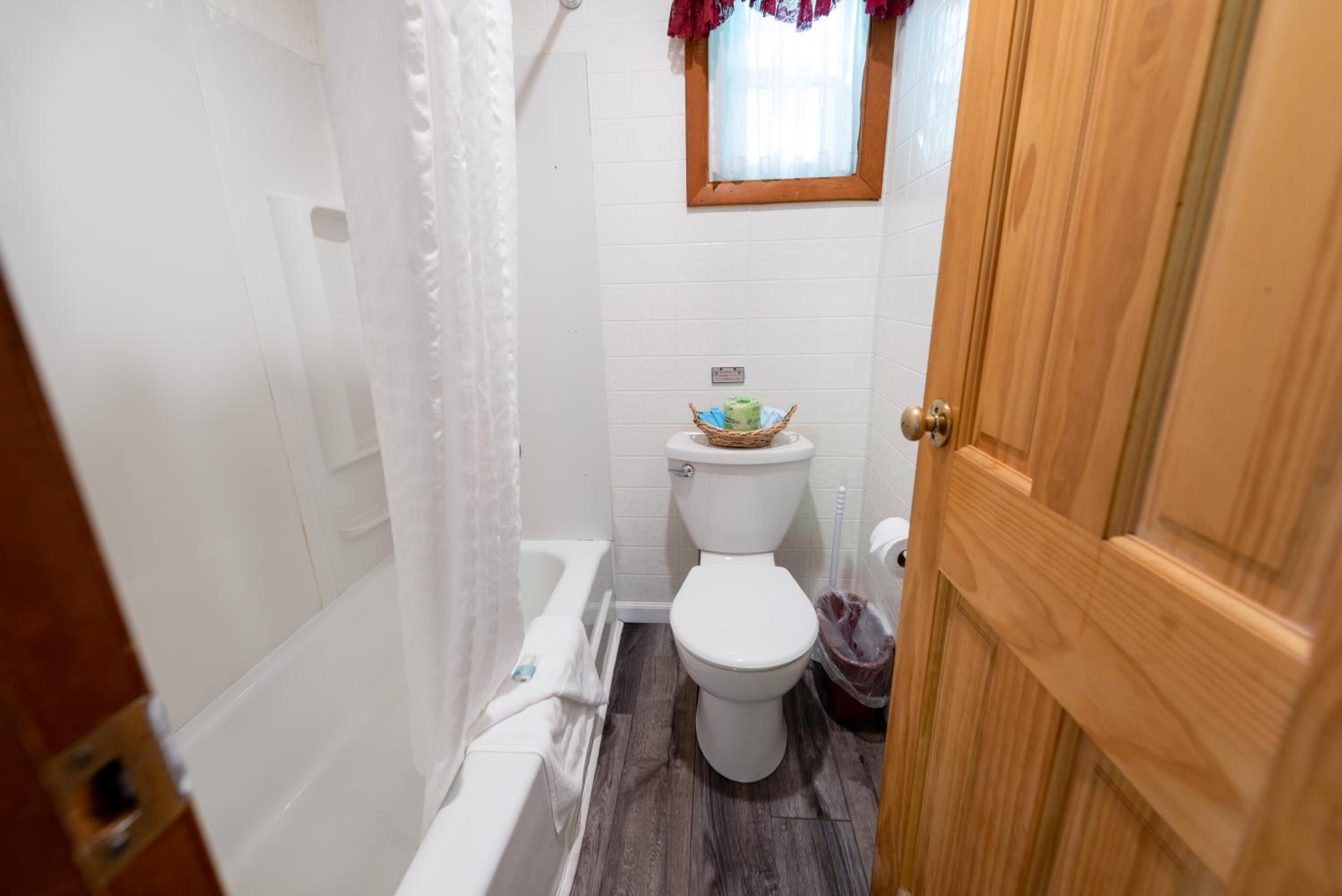 Lakefront Studio Suite Lower Level photo 3