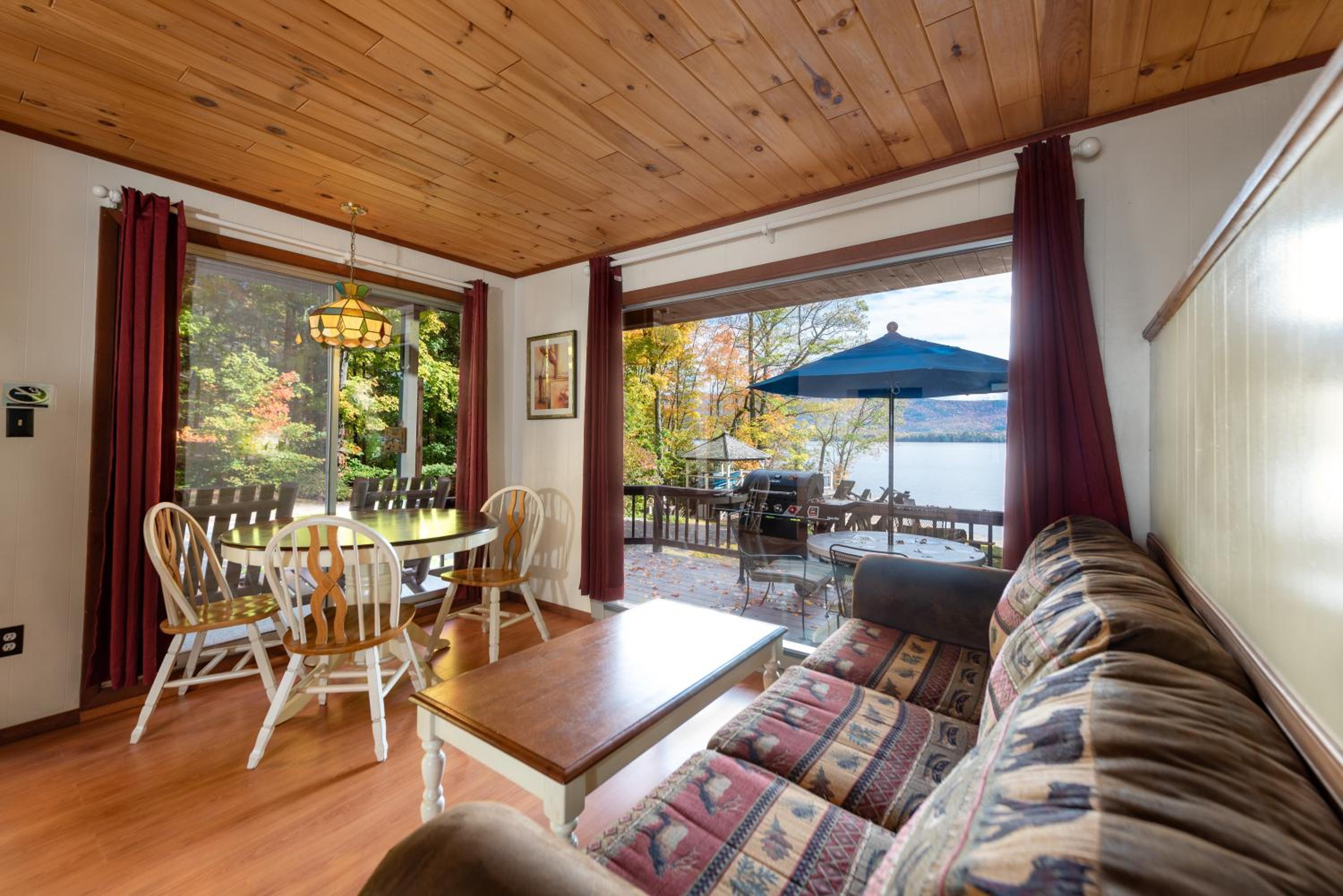 Lakefront Studio Suite Lower Level