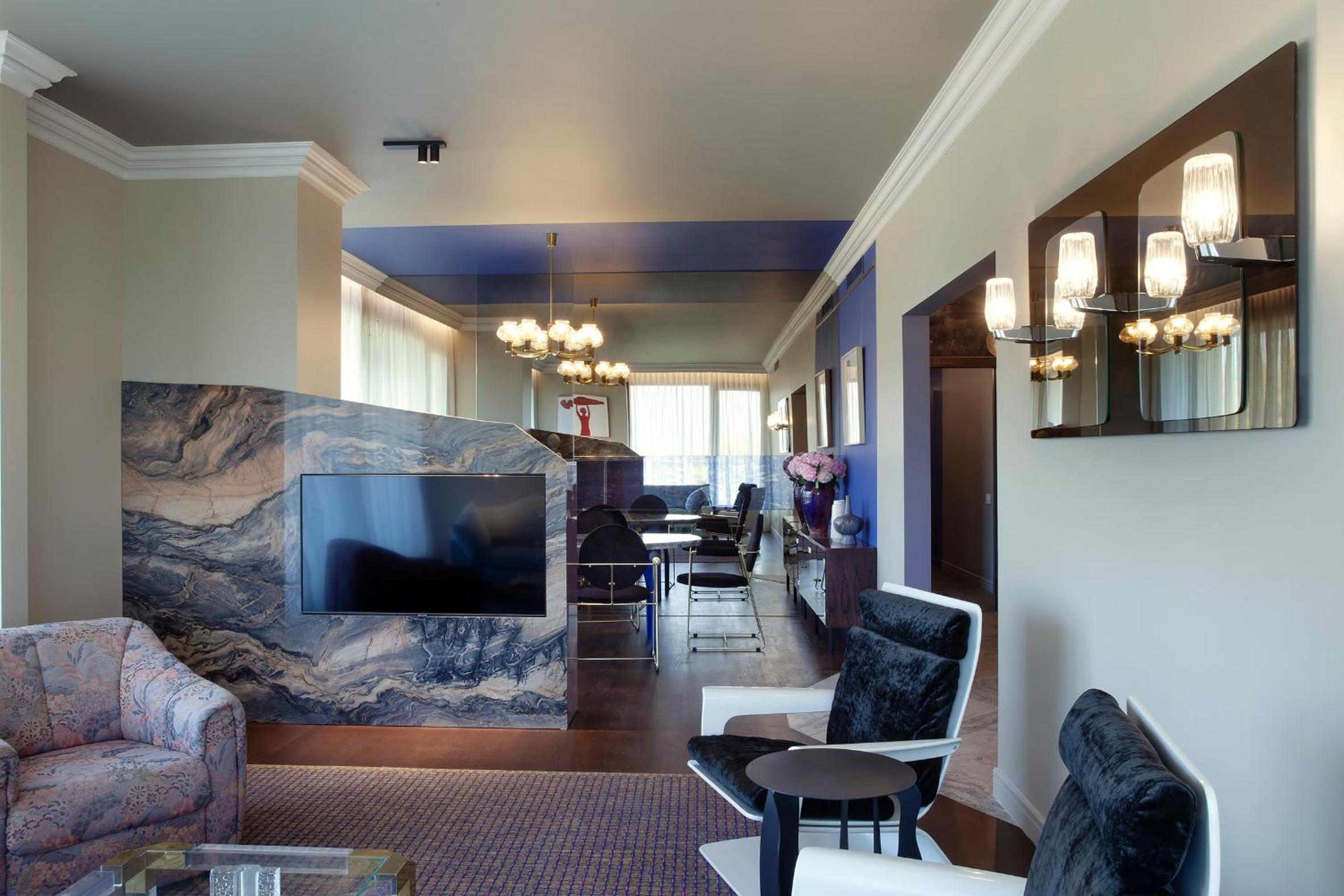 Two-Bedroom Apartment with Lake View