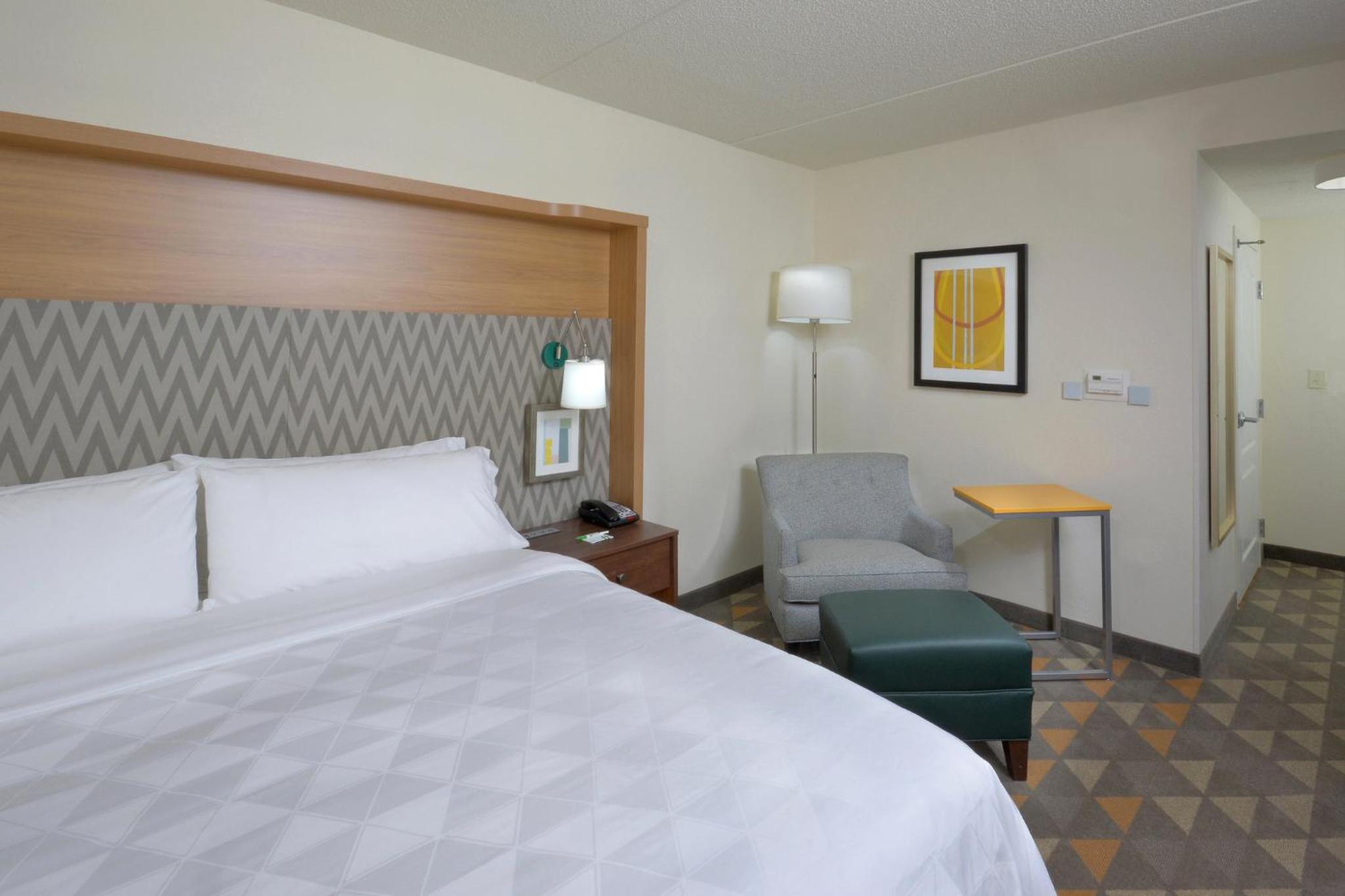 Standard King Room - Photo 4