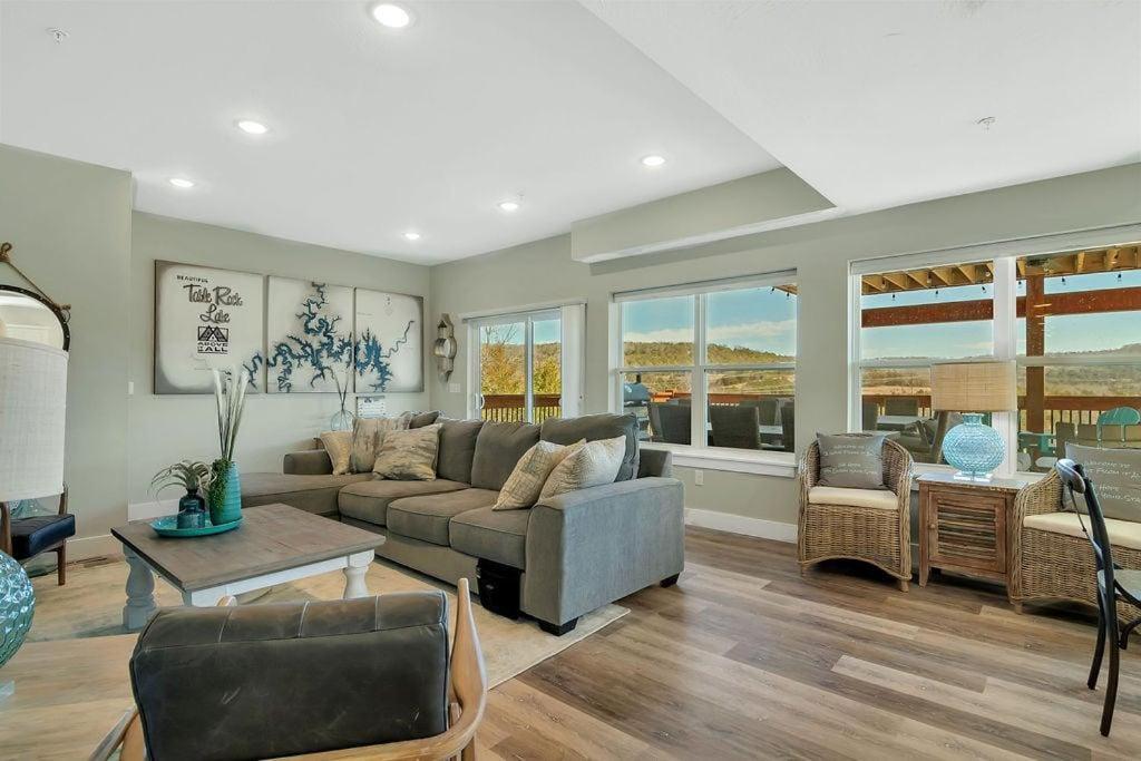 Nine-Bedroom Holiday Home photo 1