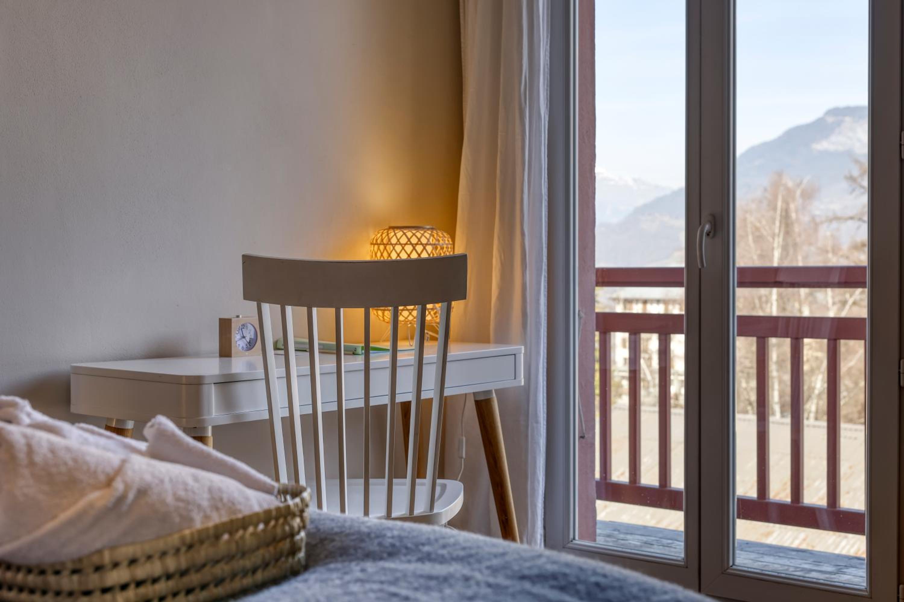 Deluxe Double or Twin Room with City View photo 2