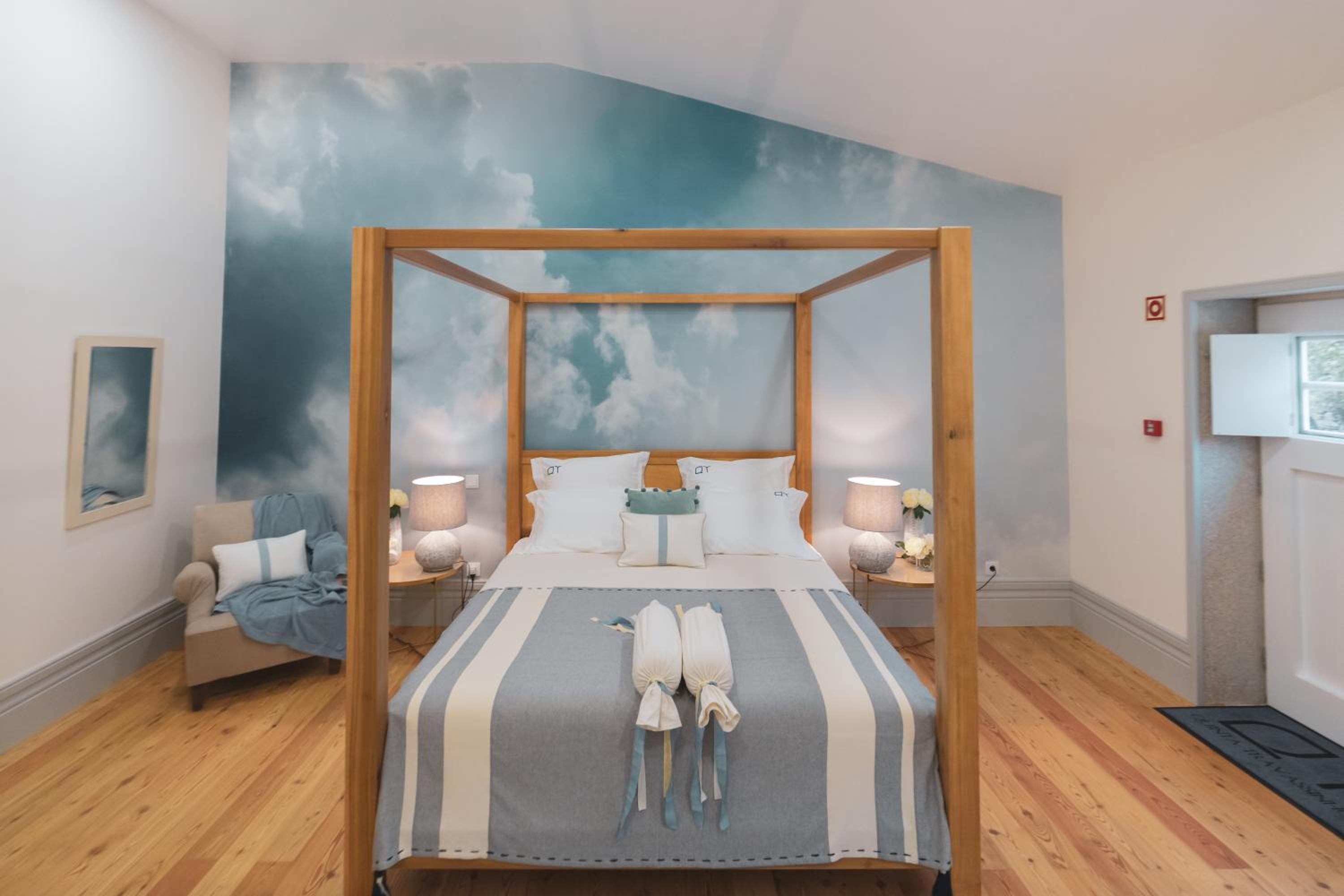 Suite with Mountain View photo 2