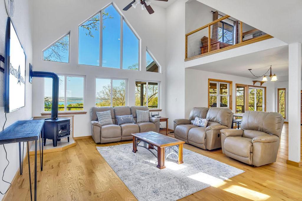 Three-Bedroom Vacation Home  photo 1