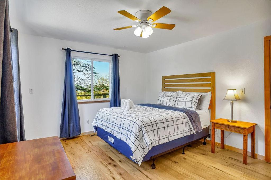 Three-Bedroom Vacation Home  photo 2