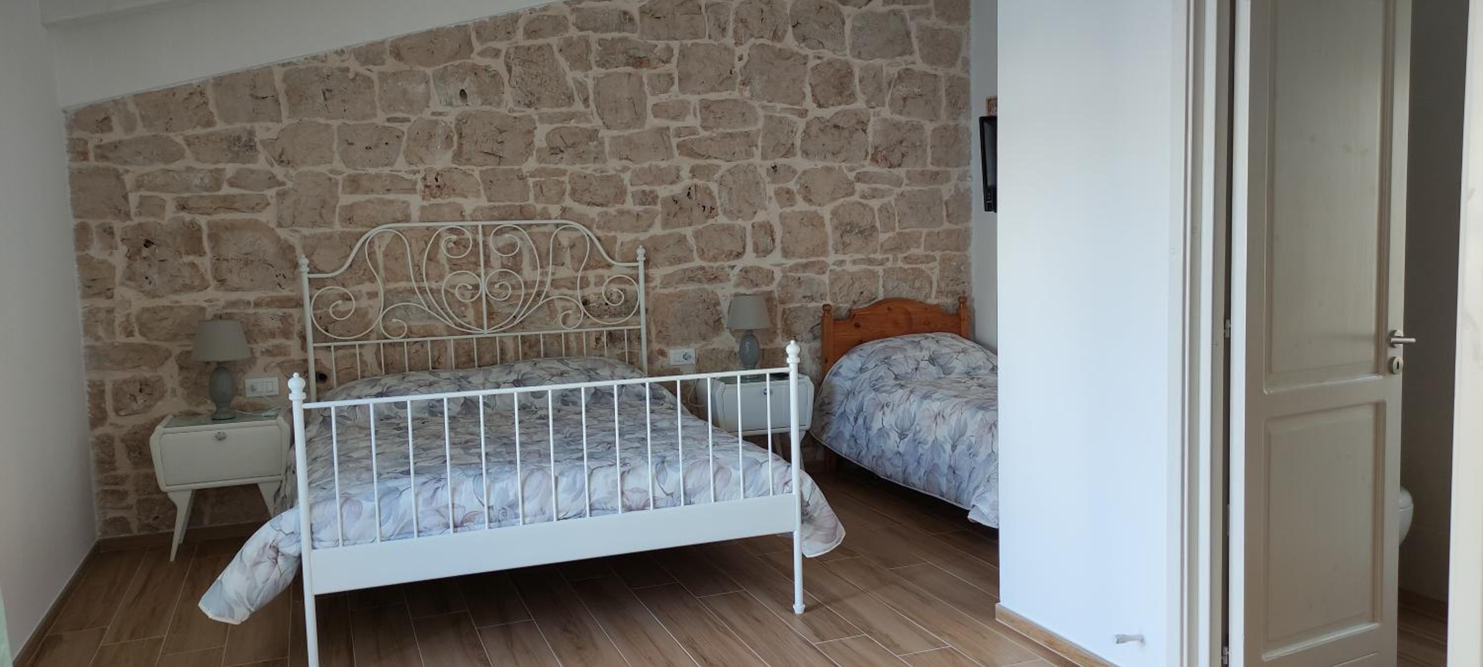 Triple Room with Terrace photo 2