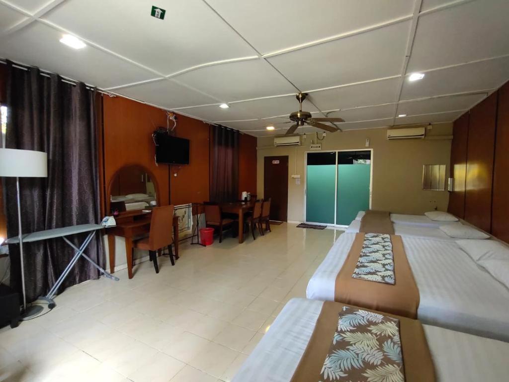 Superior Family Room