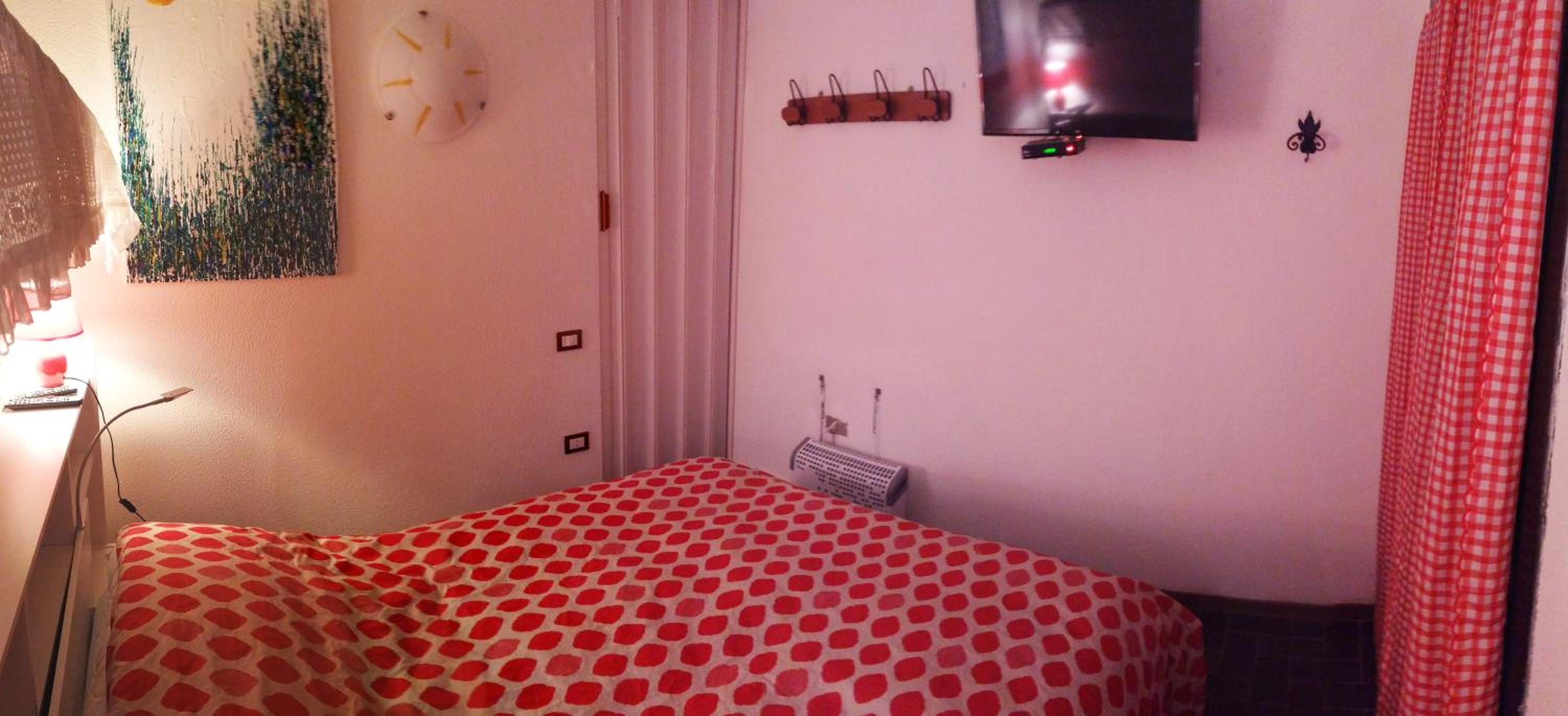 Two-Bedroom Apartment - Photo 5