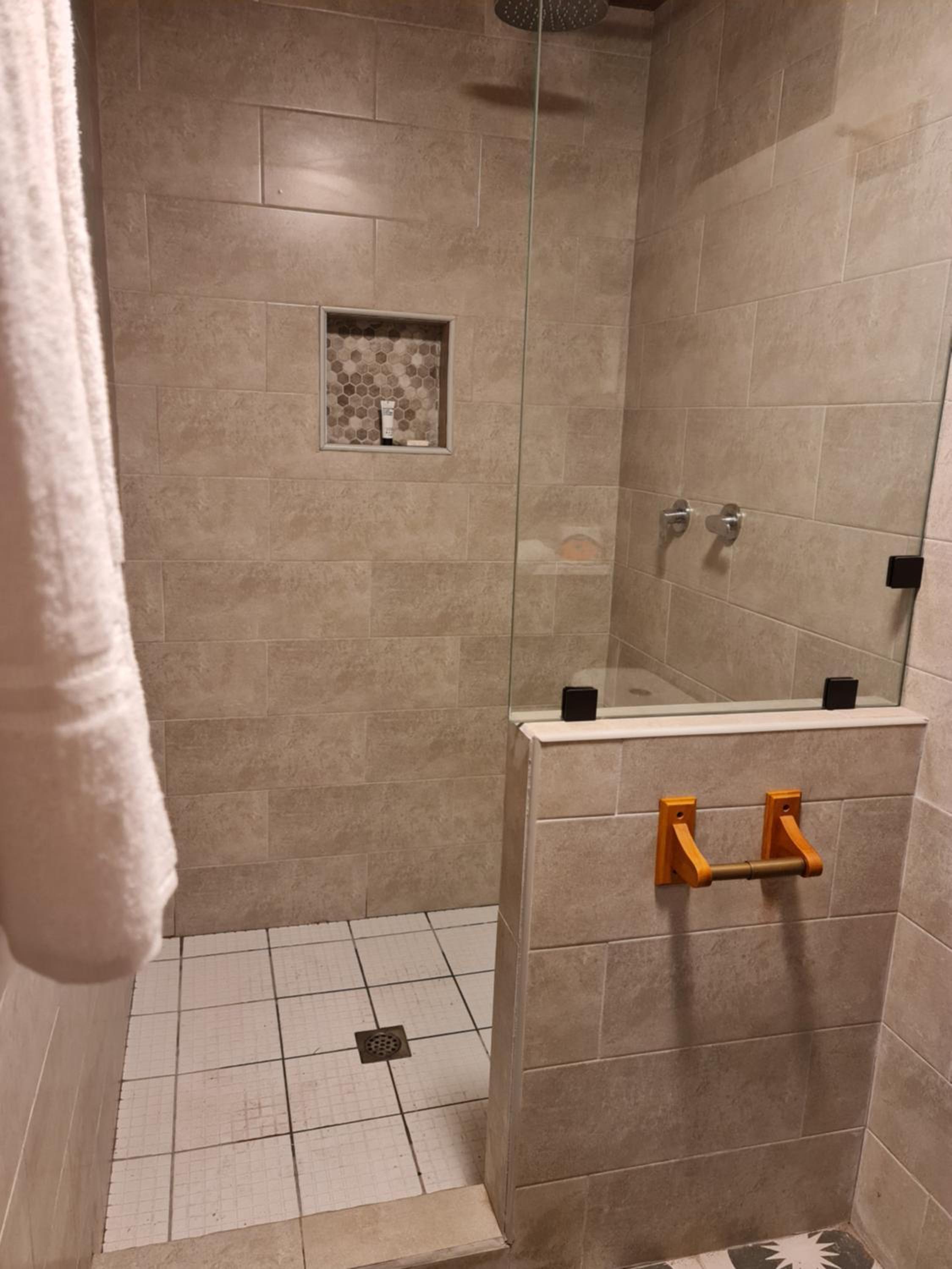 Deluxe Double or Twin Room photo 2