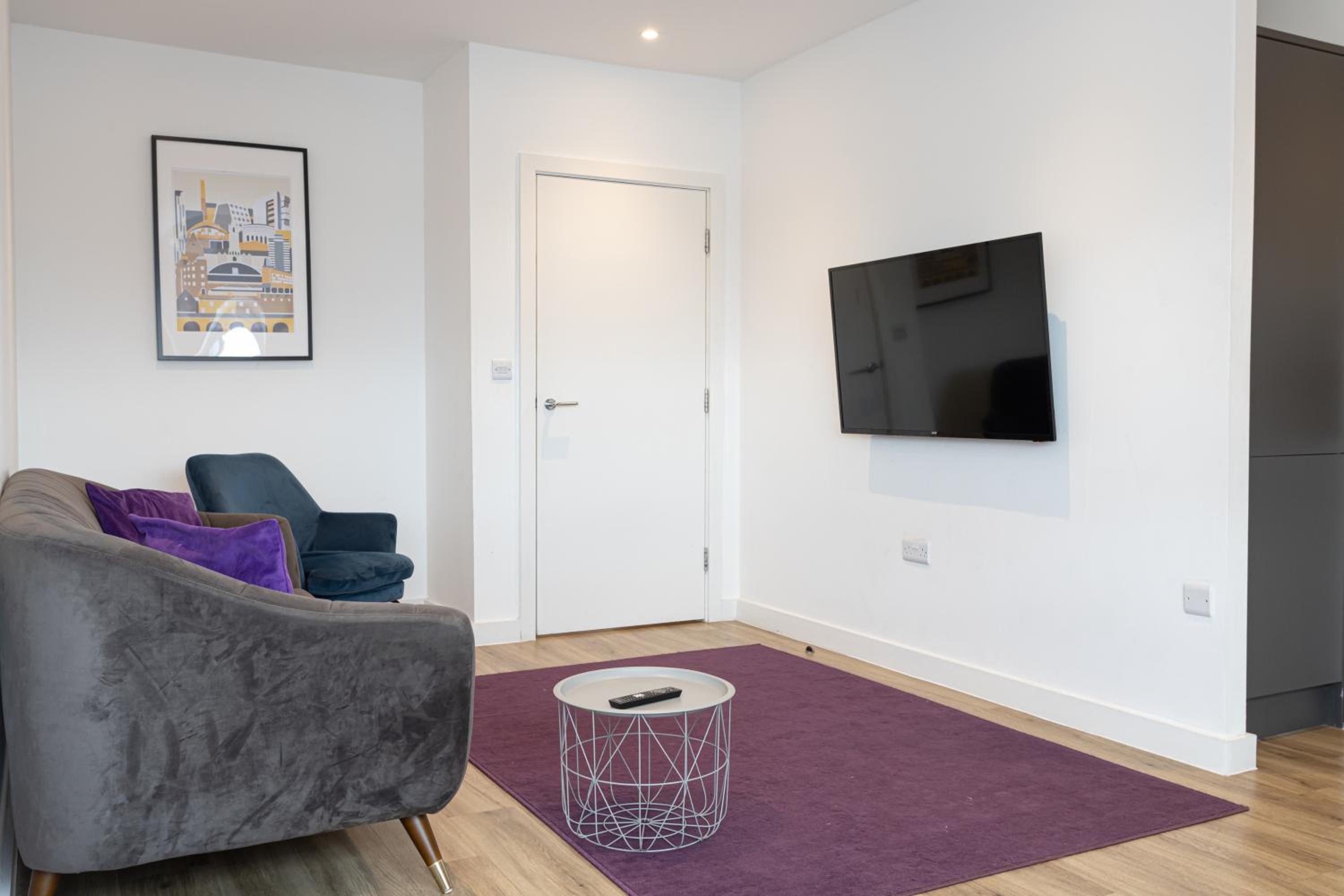 Two-Bedroom Apartment - Photo 6