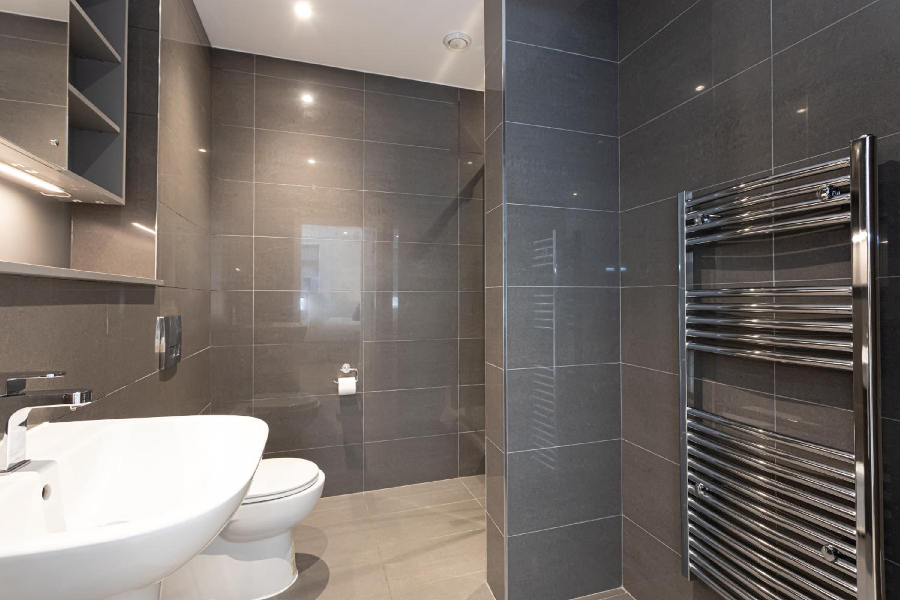 Two-Bedroom Apartment - Photo 3